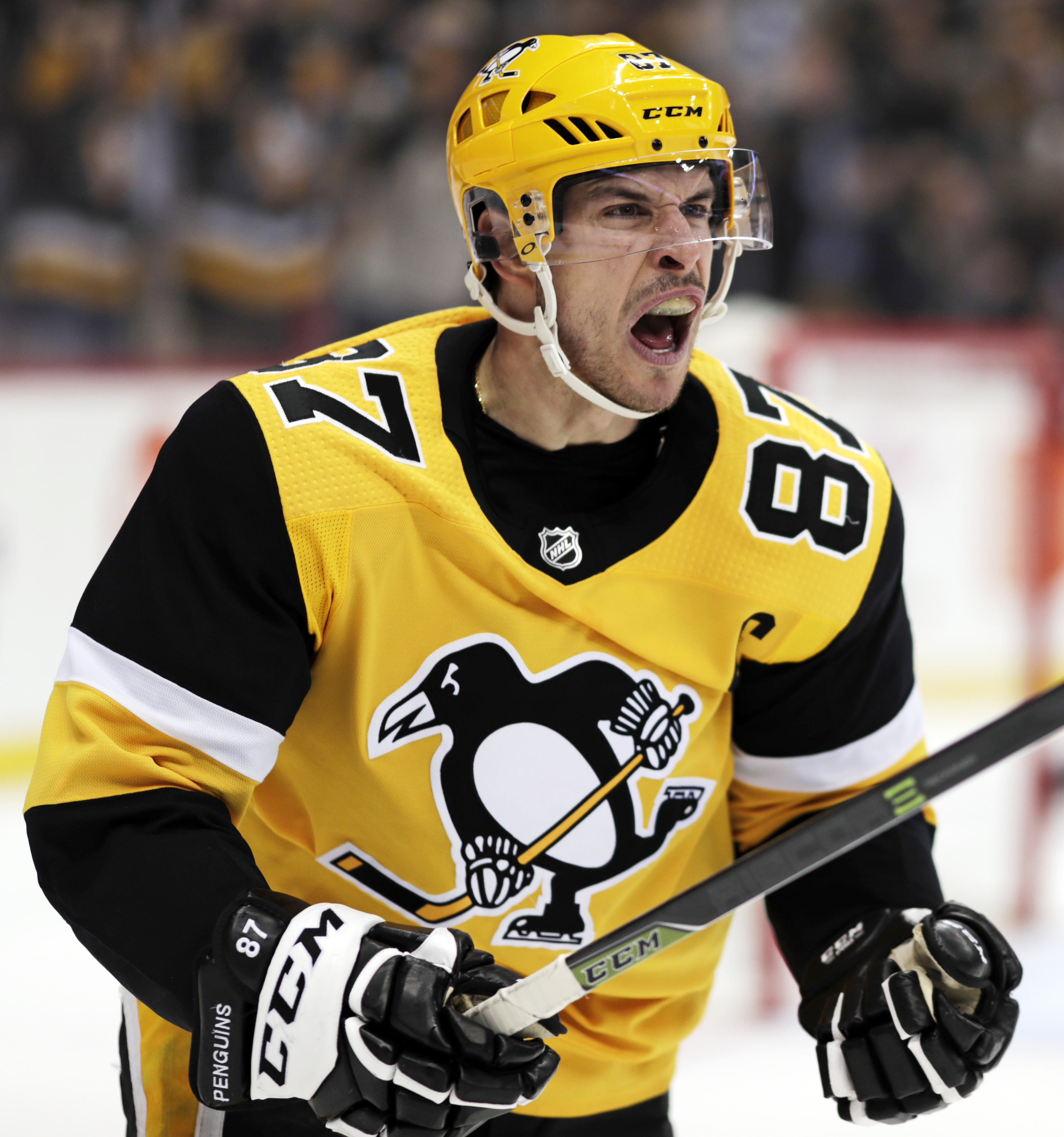 Crosby, Malkin score as Penguins beat Blackhawks, 5-3