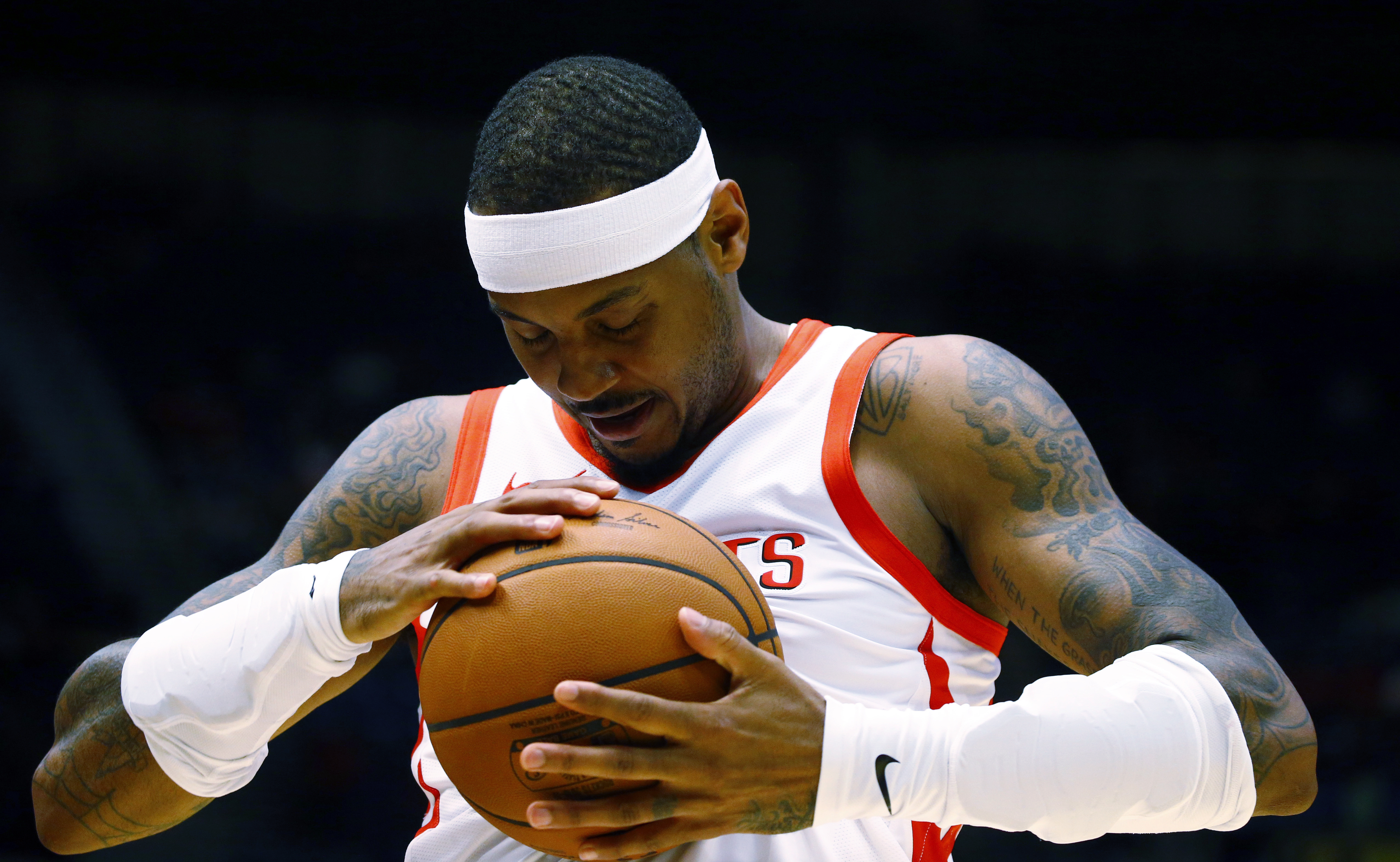 Rockets roll in Melo's debut as Harden, Paul each reach 20