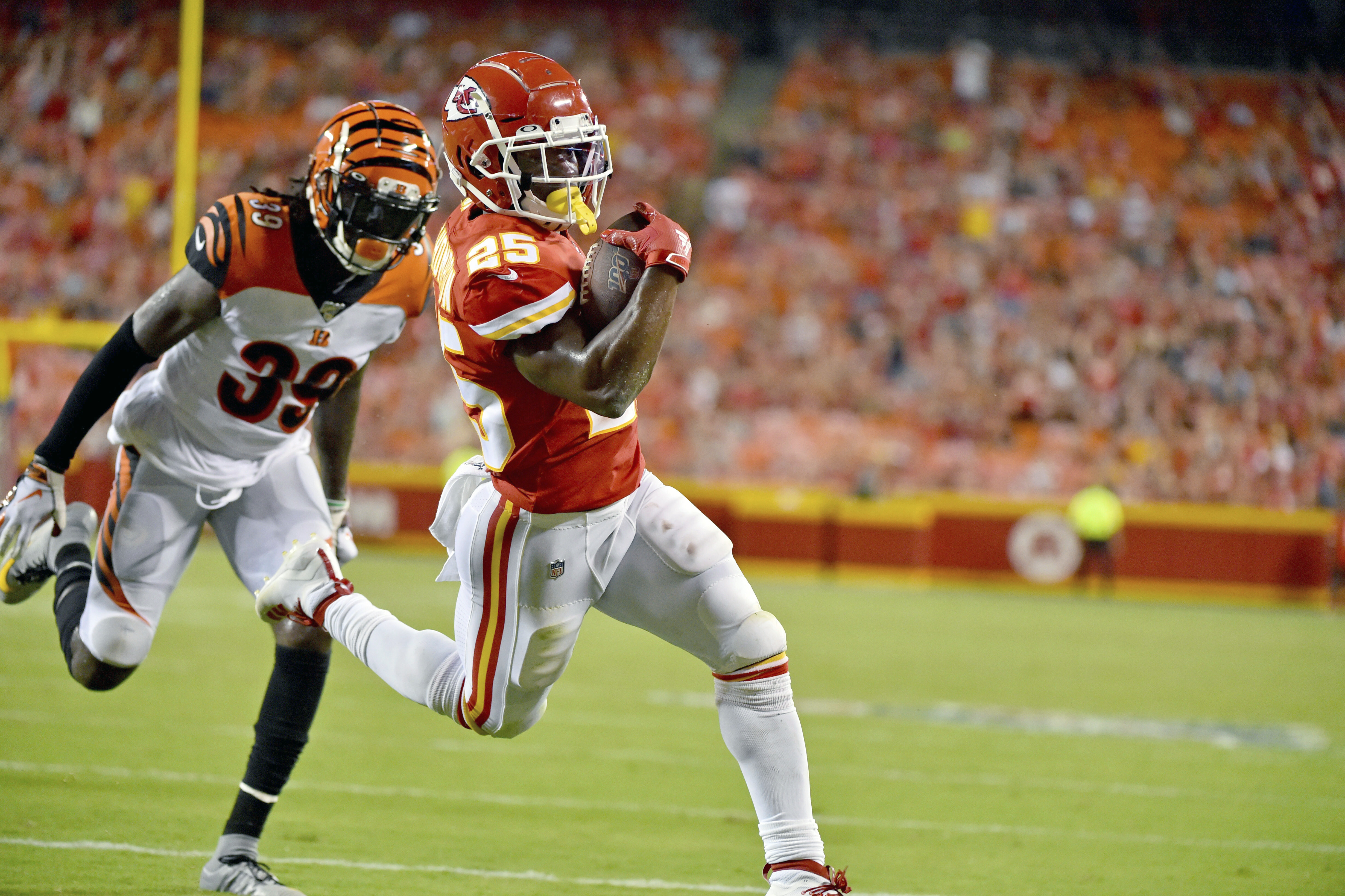Chiefs rookie RB Darwin Thompson pushing for playing time