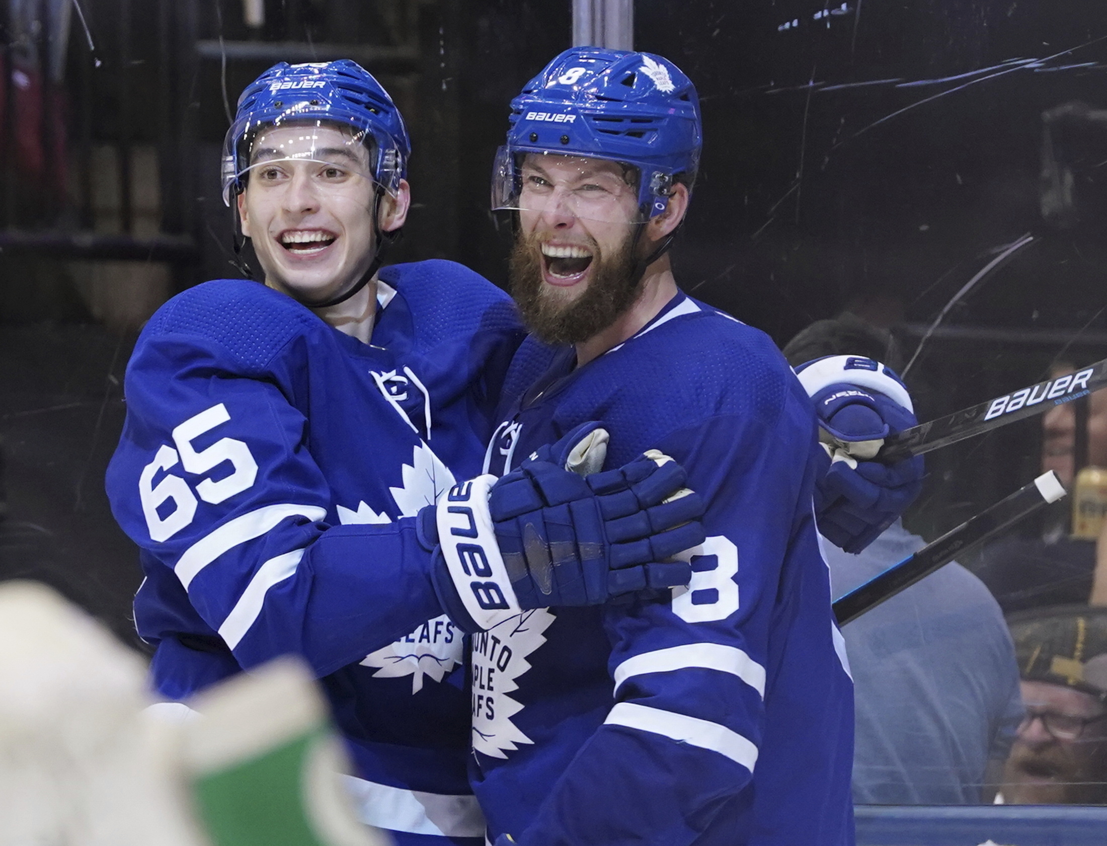 Maple Leafs beat Sharks 4-1, spoiling Marleau's return