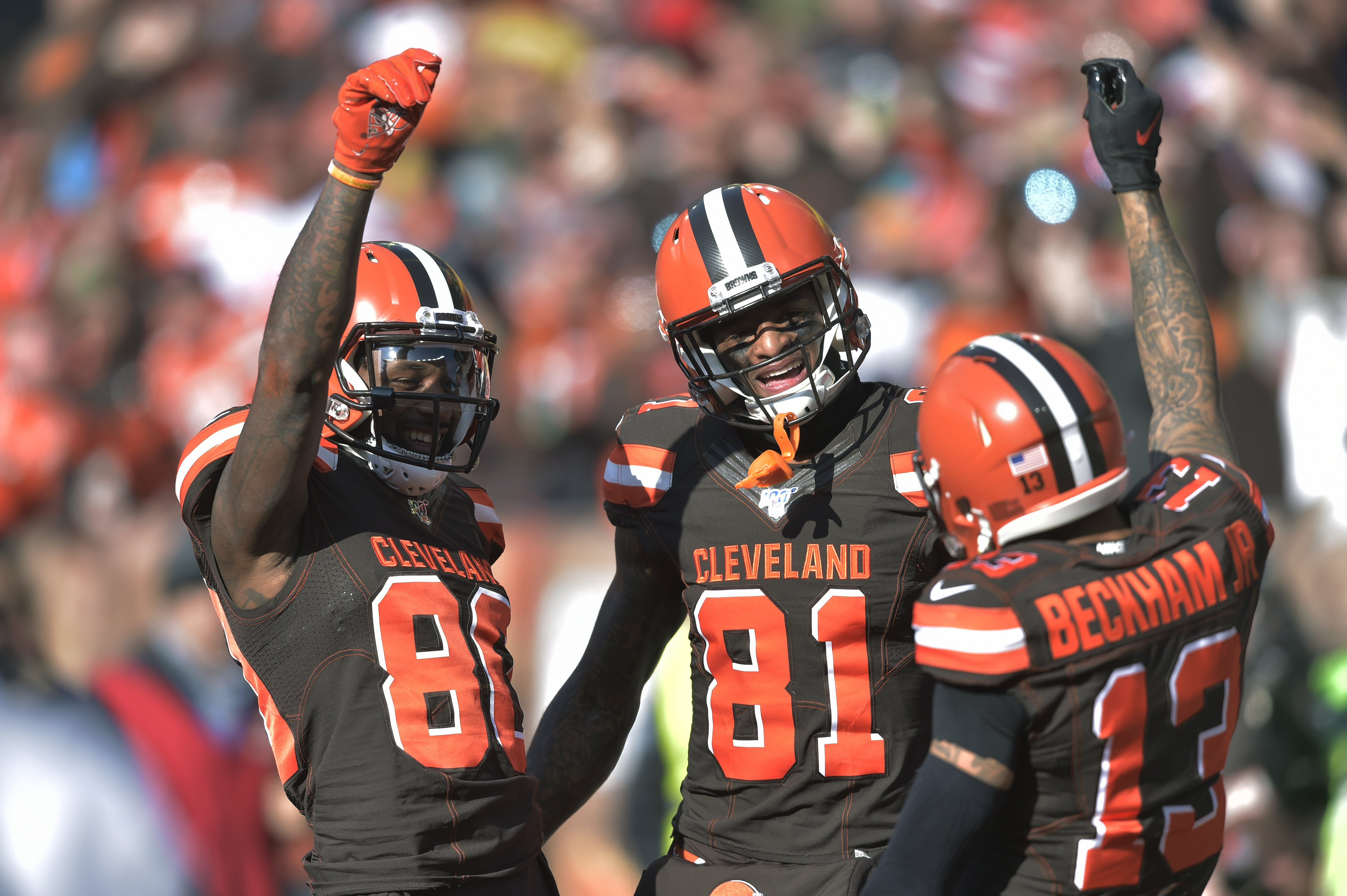 Browns rout Dolphins 41-24 in first game since Garrett mess