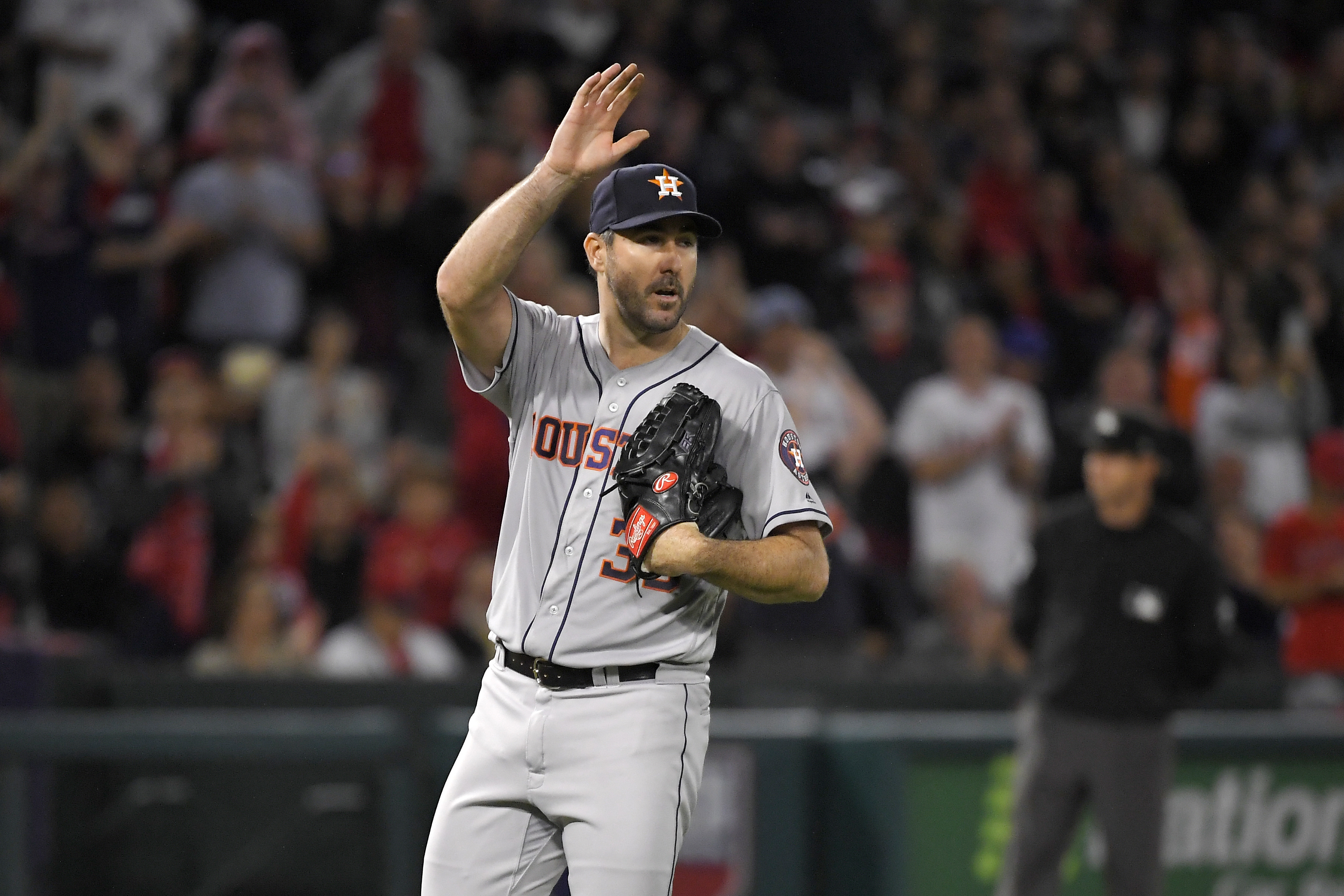 Astros' Verlander becomes 18th pitcher with 3,000 strikeouts