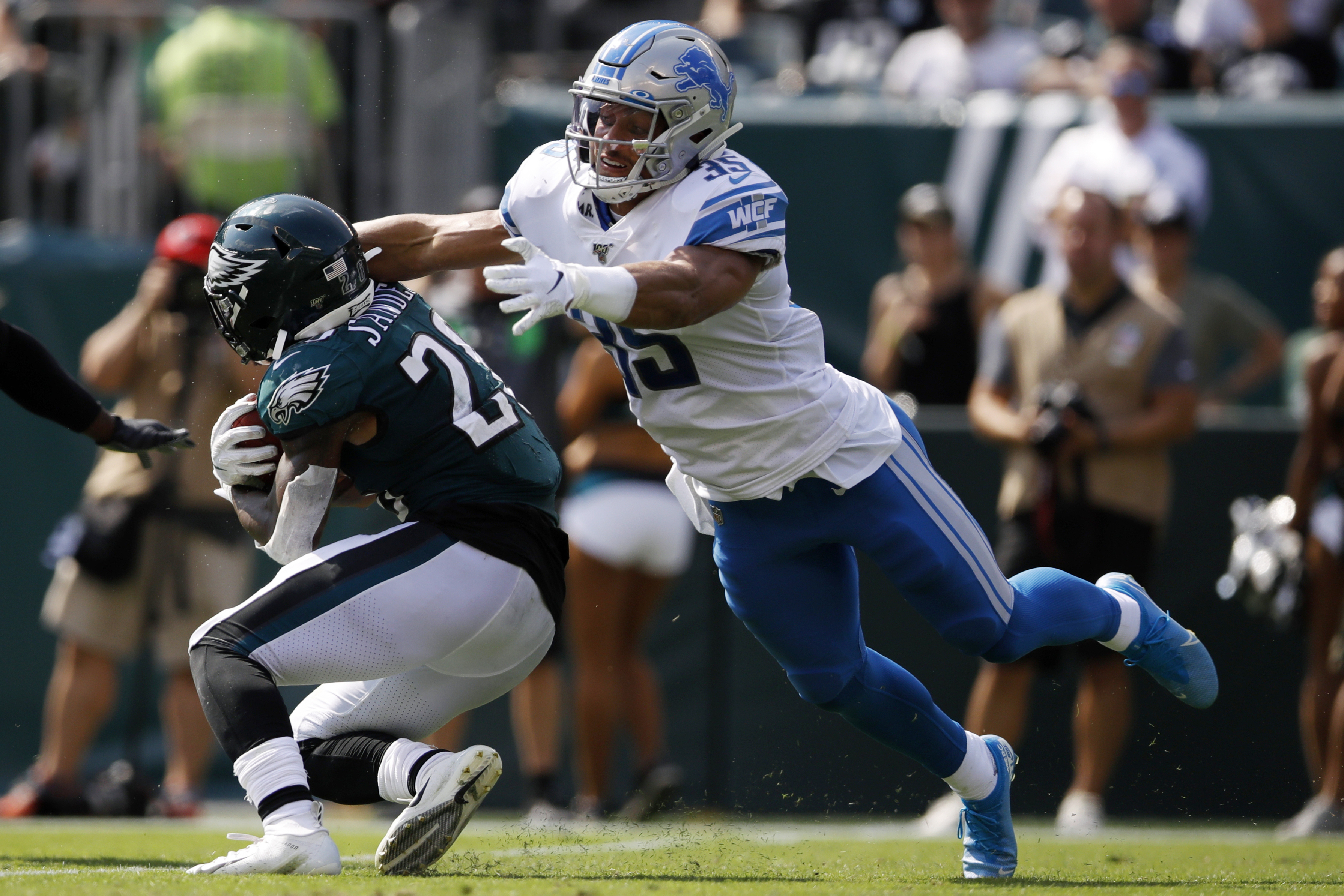 Stafford, Agnew lead Lions over Eagles 27-24