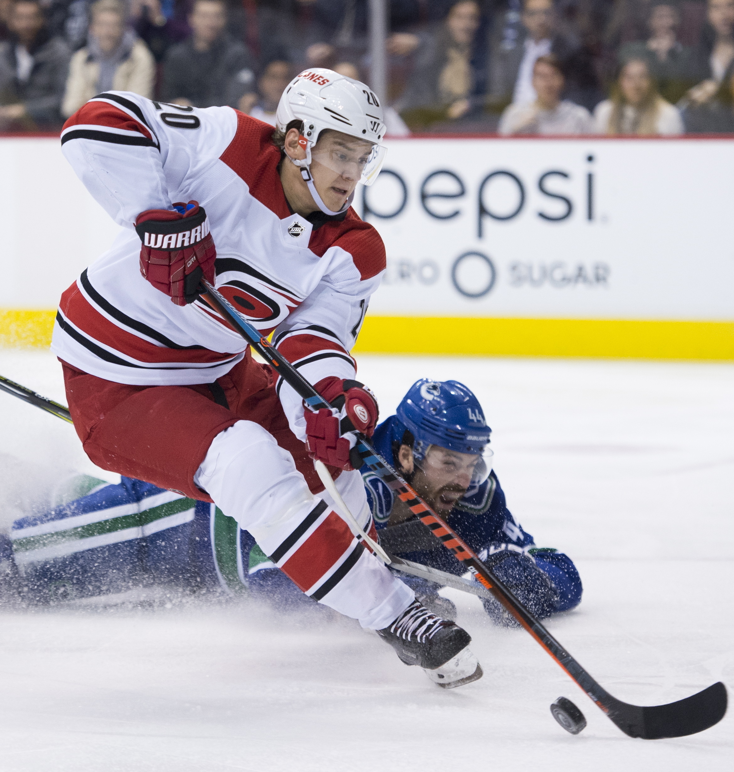 Teravainen, Niederreiter lead Hurricanes over Canucks 5-2