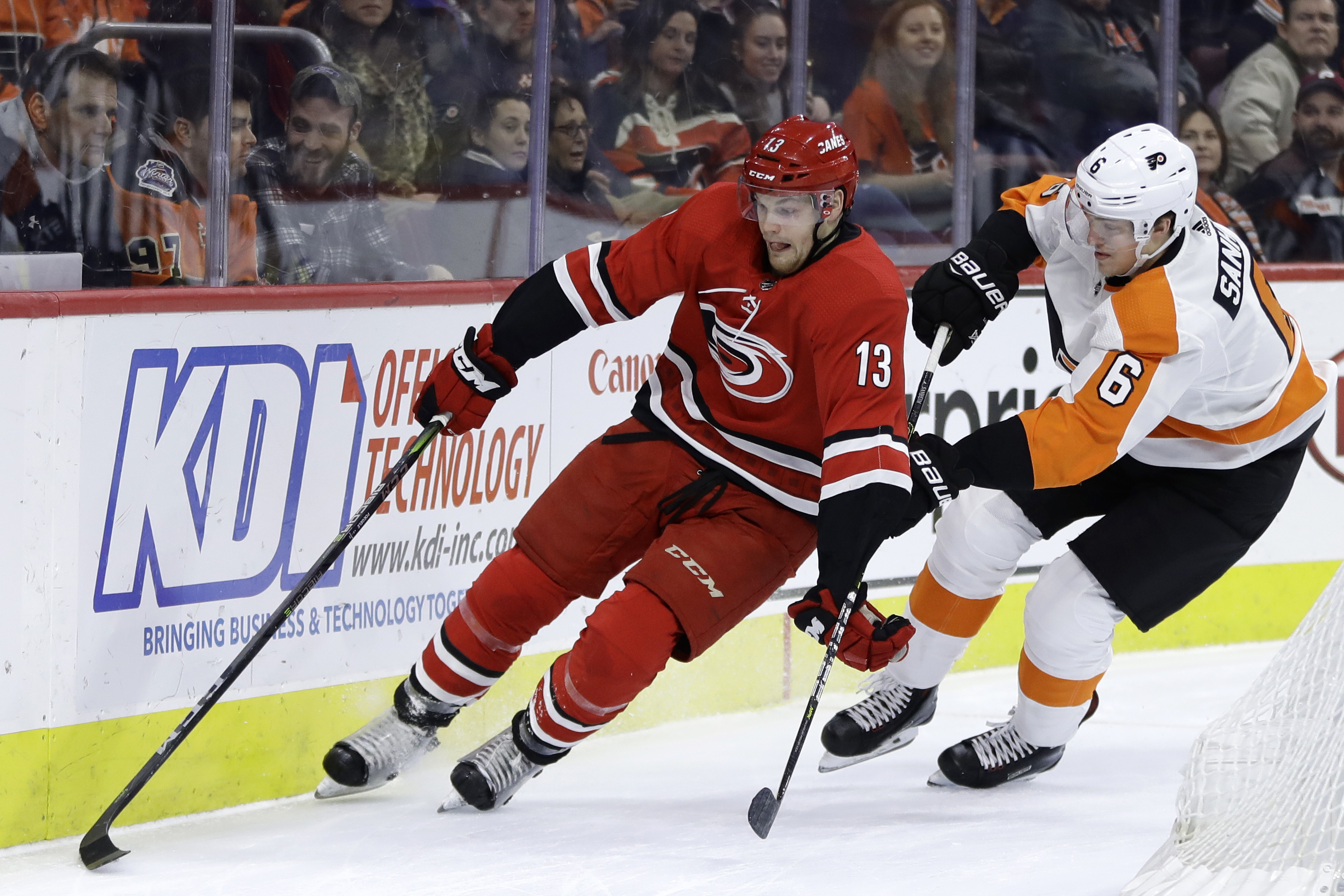 Hurricanes score 3 goals in 2nd to beat Flyers 5-3