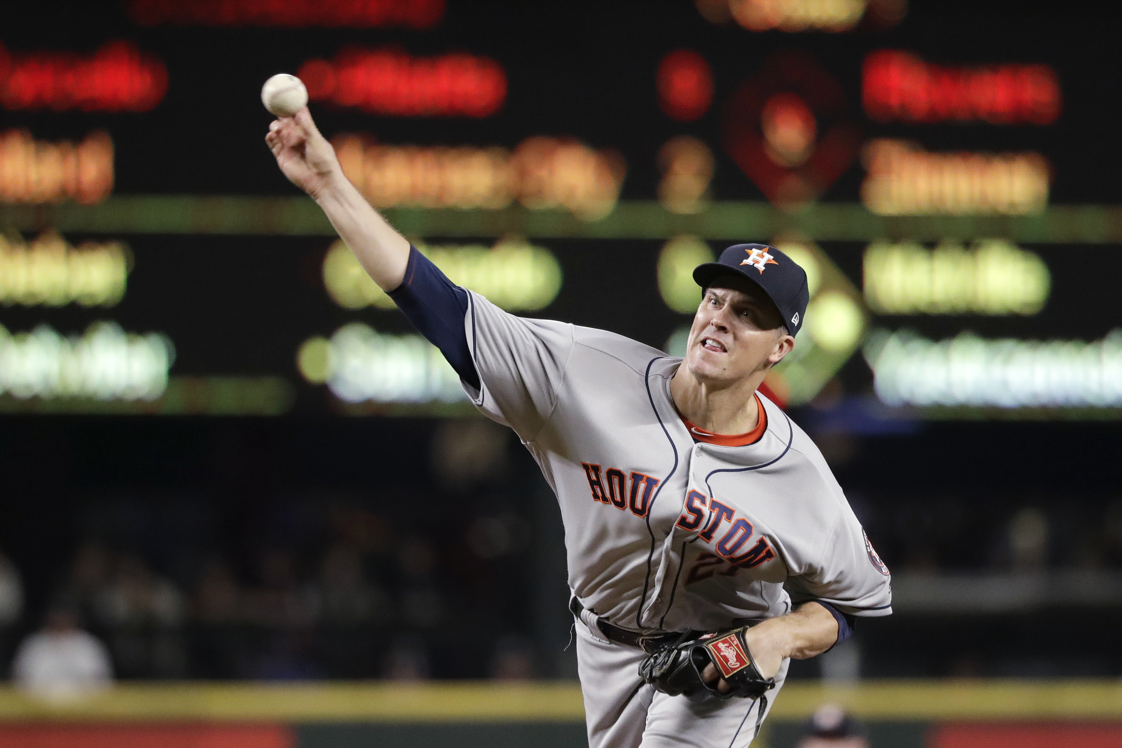 Greinke loses no-hitter with 1 out in 9th, Astros blank M's