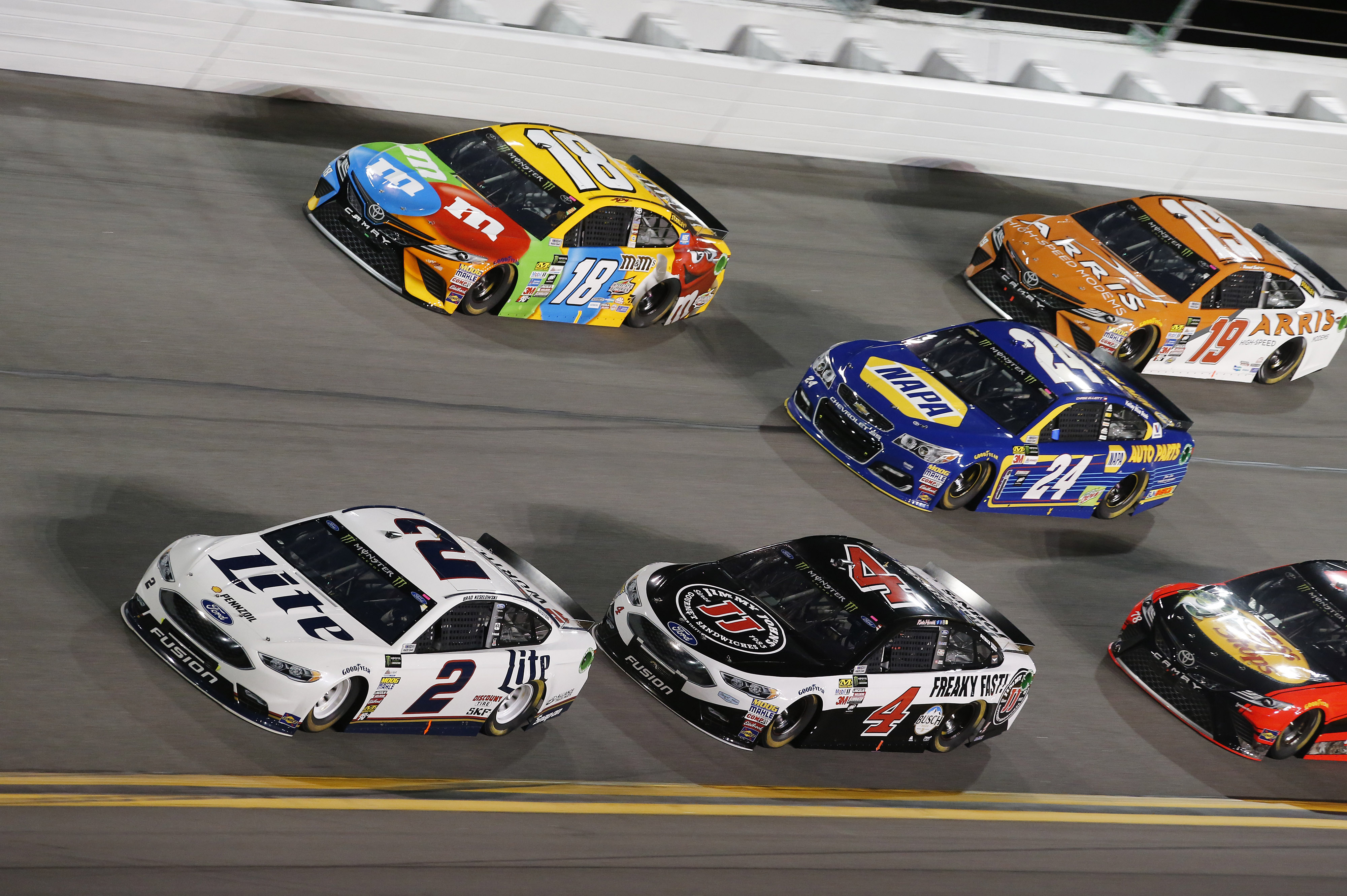 5 who can win O'Reilly Auto Parts 500 at Texas