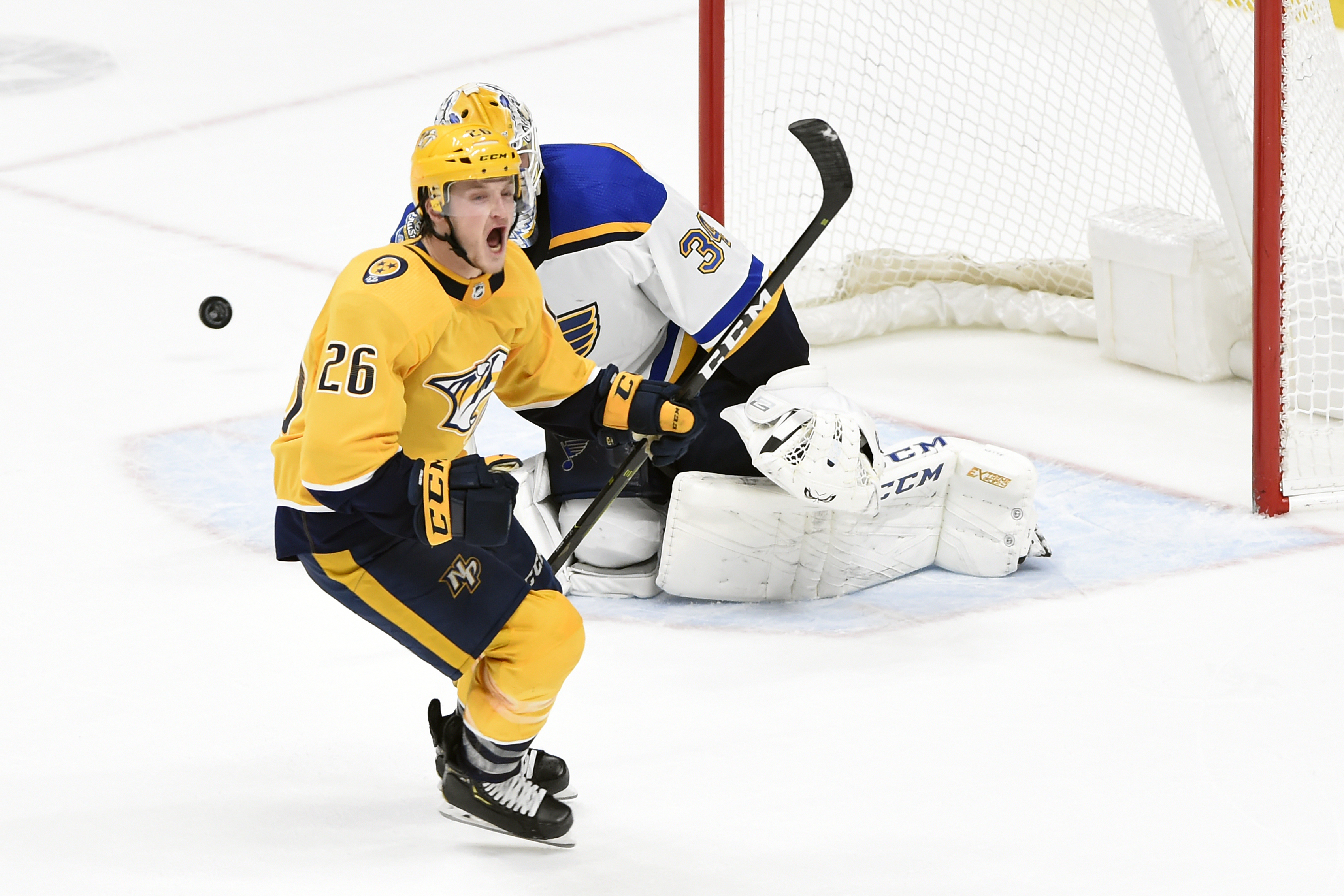 Carr scores in shootout, leads Predators past Blues 3-2