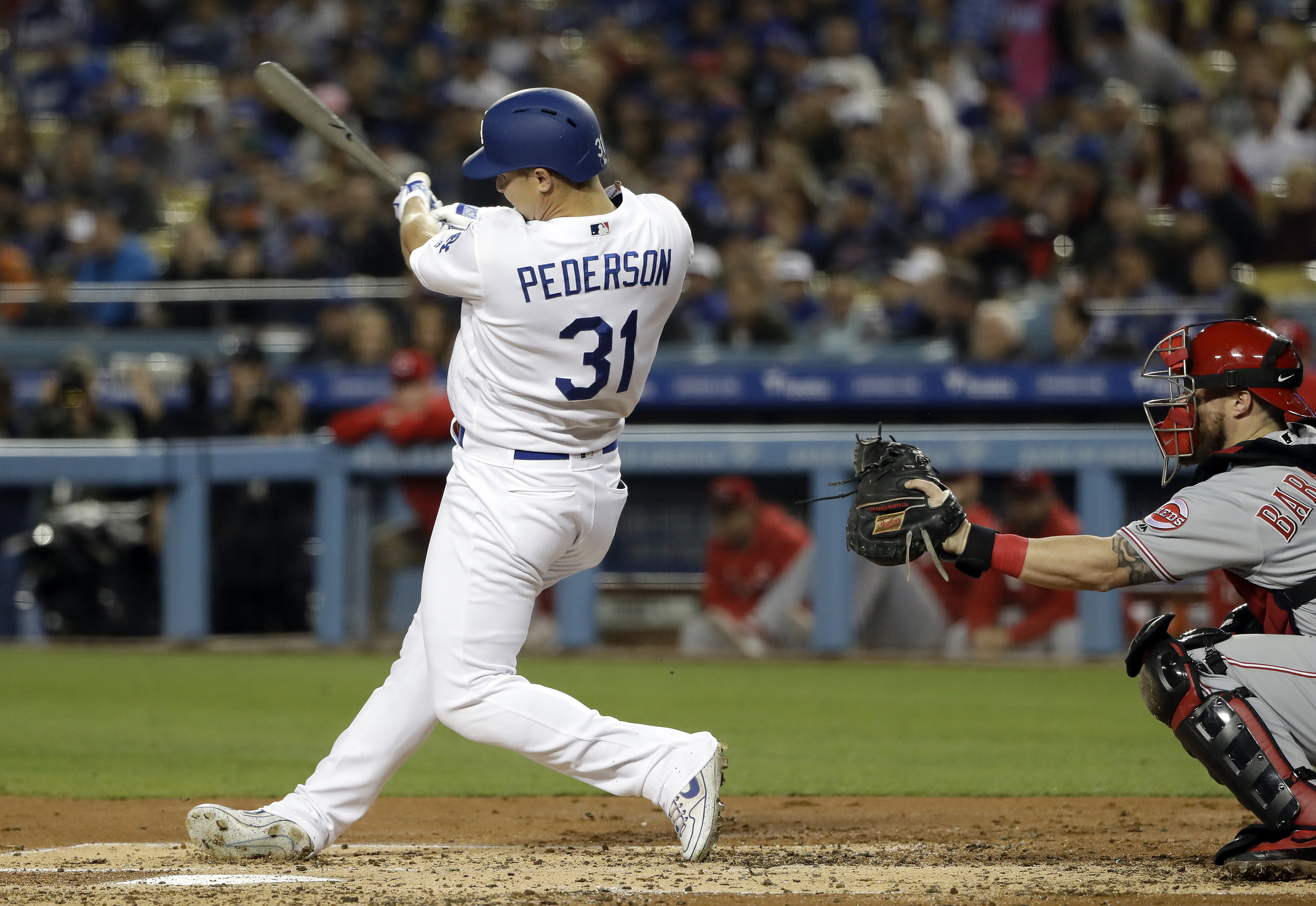 Dodgers hit 37th homer to beat Reds 6-1, win 3rd in a row