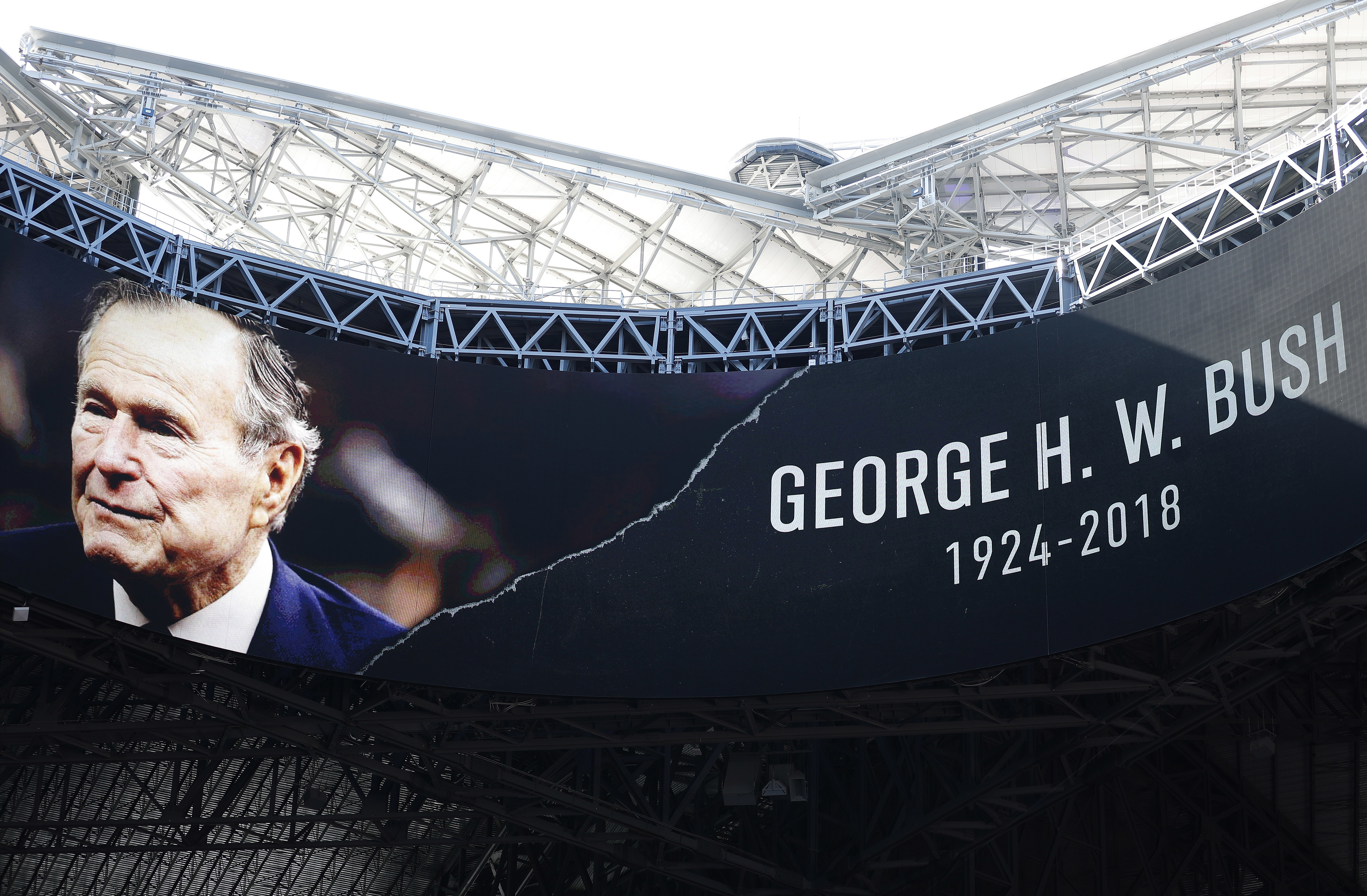 The Latest: Houston highlights Bush tributes across NFL