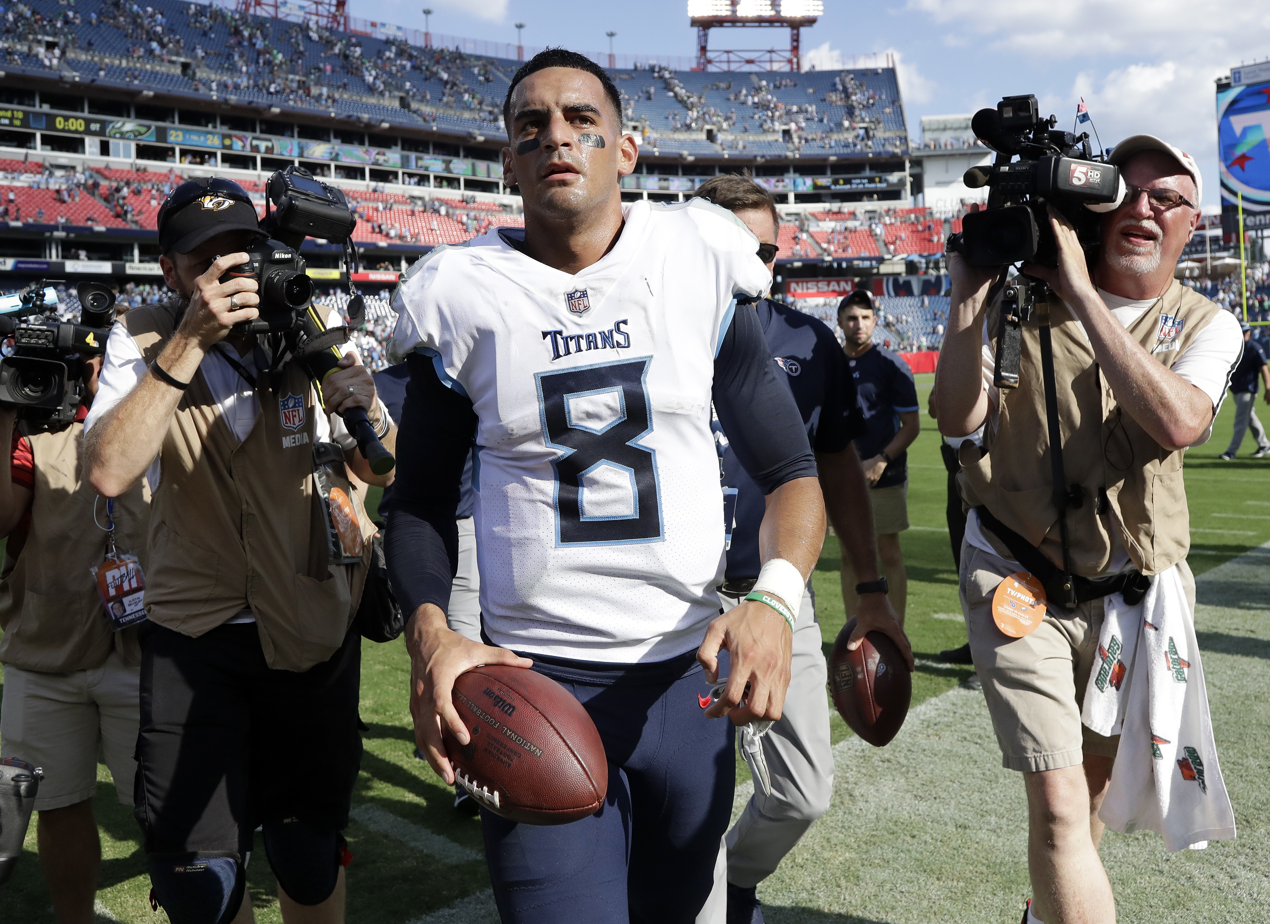 Mariota looking healthy as Titans beat Eagles 26-23 in OT