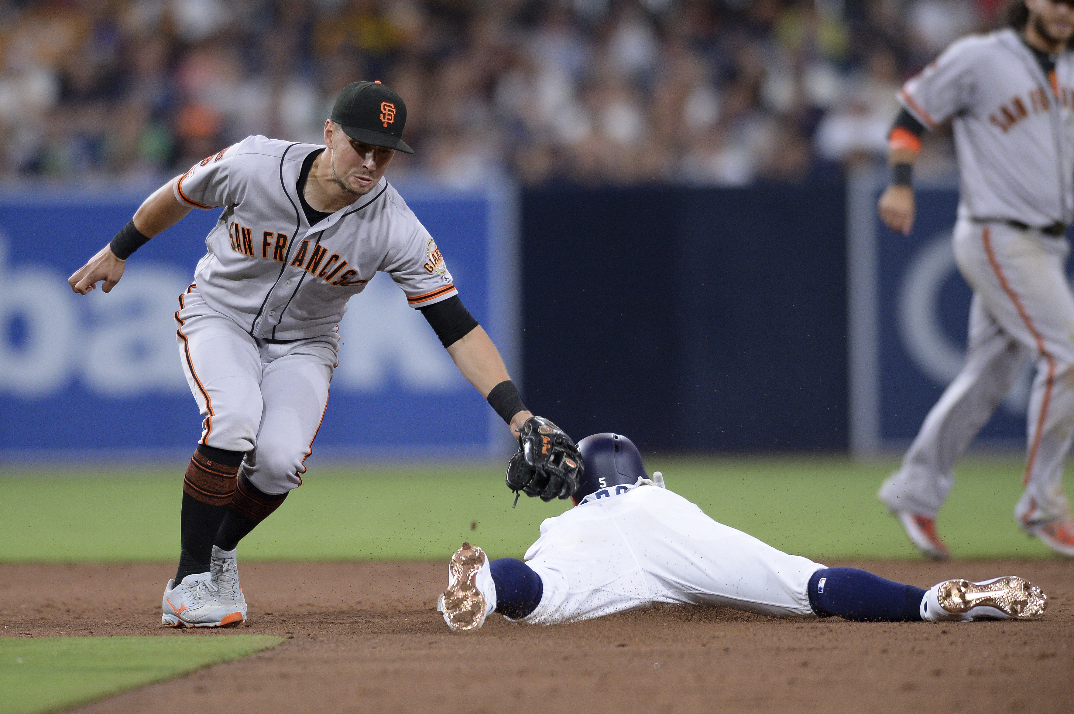 Mets sign infielder Joe Panik before game vs Nationals