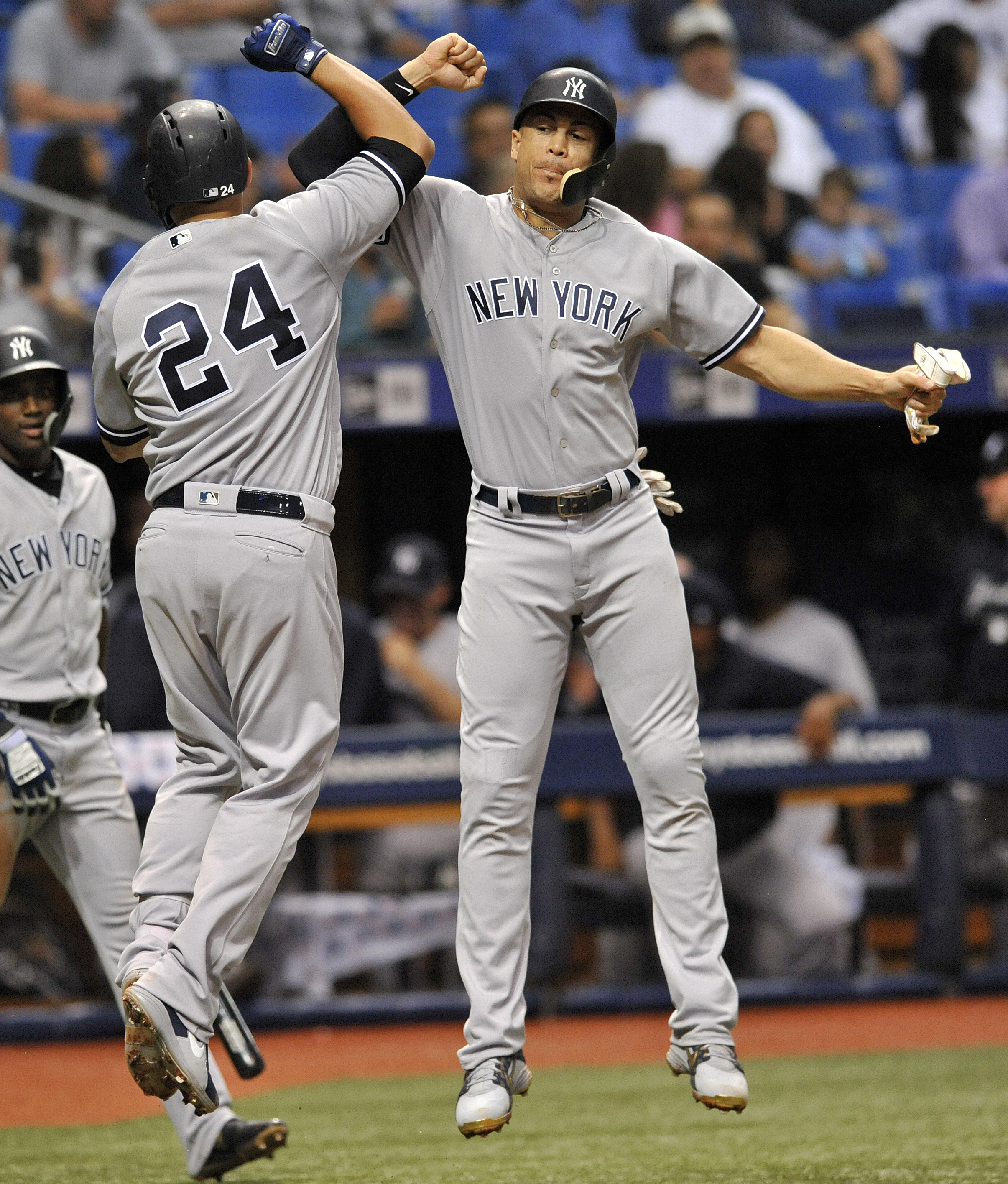 Sanchez, Severino rebound ahead of playoffs, Yanks top Rays