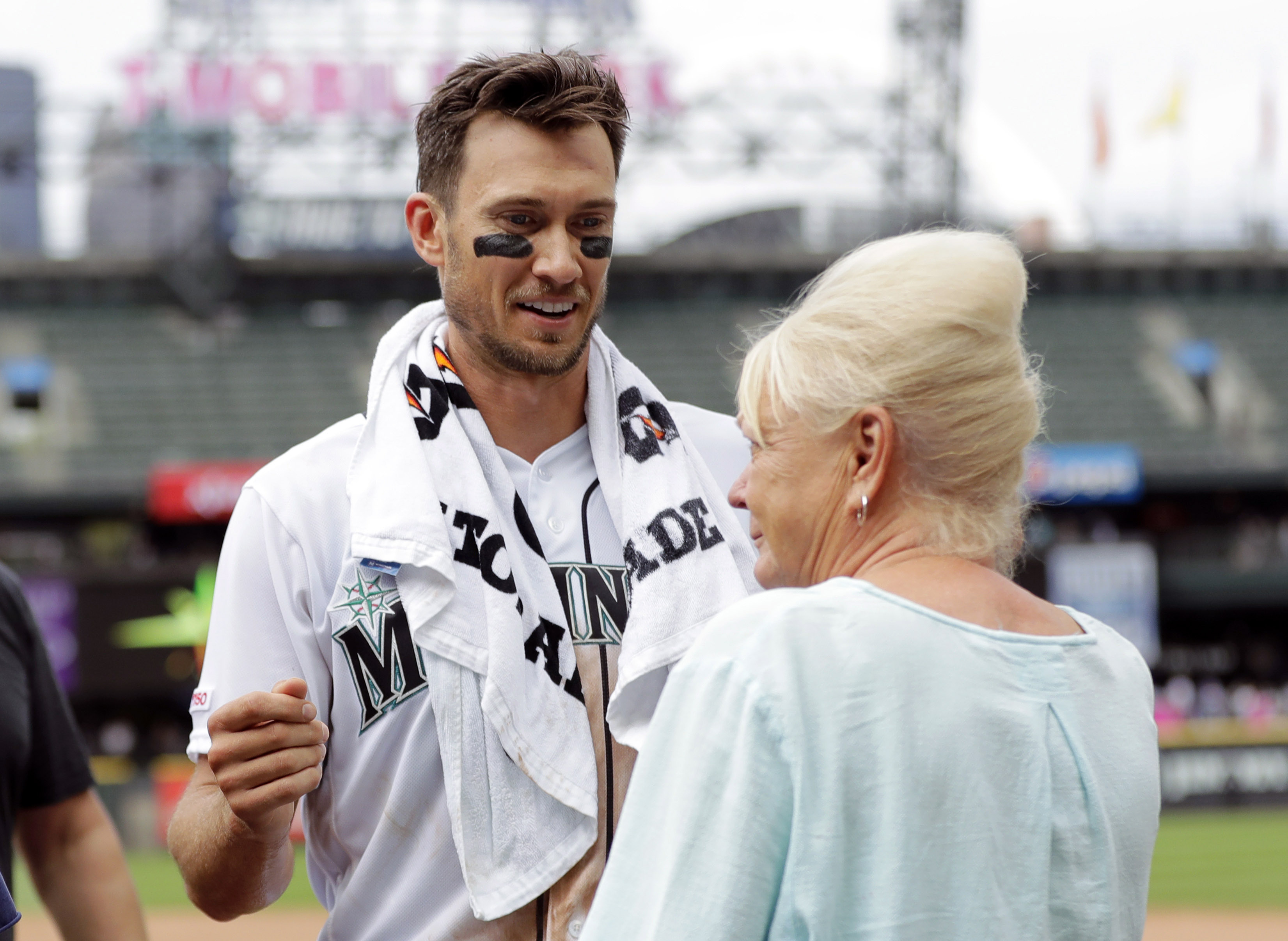 Rookies Court, Nola each drive in 3, Mariners top Tigers 8-1