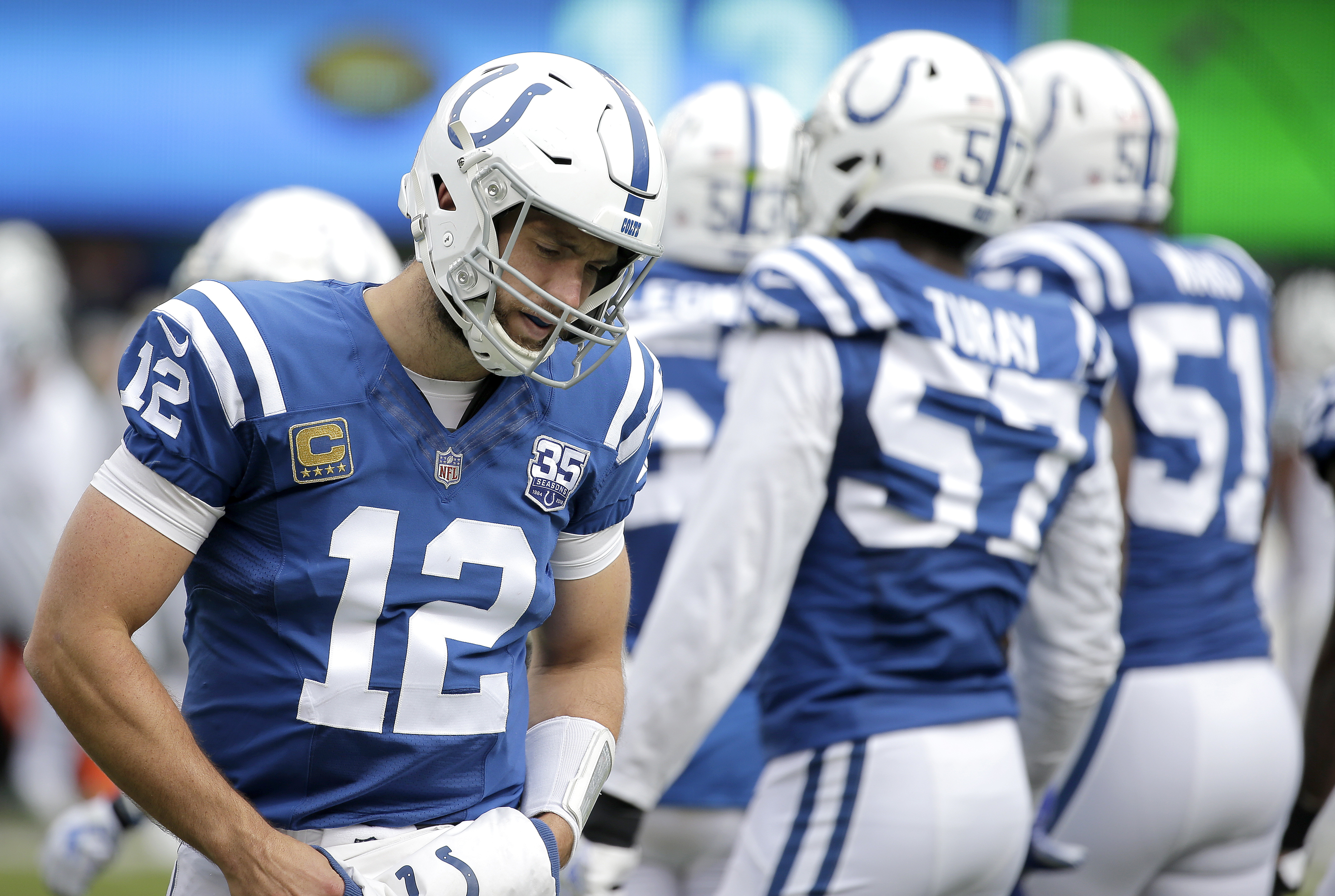 Luck, Colts bemoan mistakes in sloppy loss to Jets