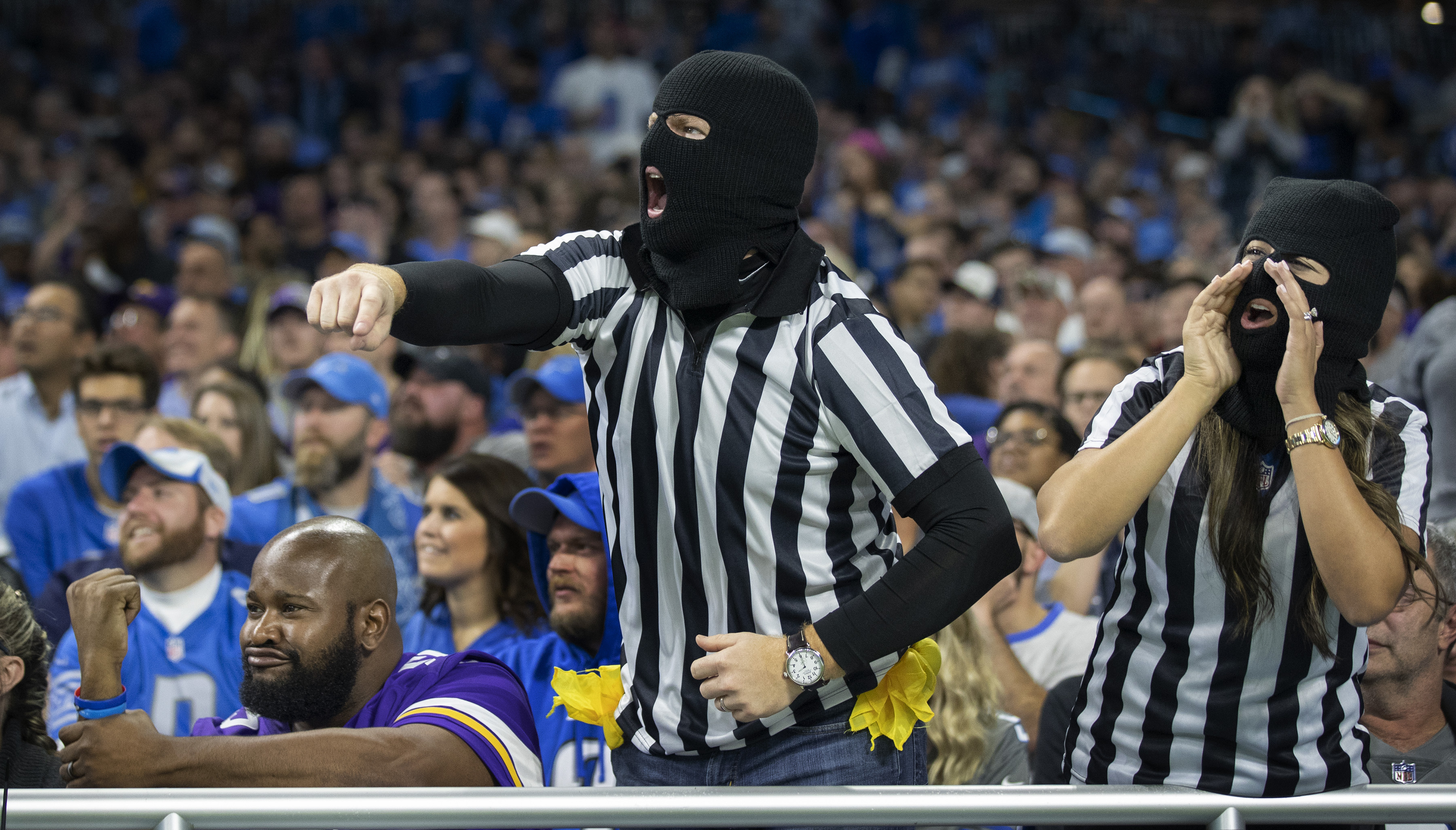 ICYMI in NFL Week 7: Lions fans call out officiating circus