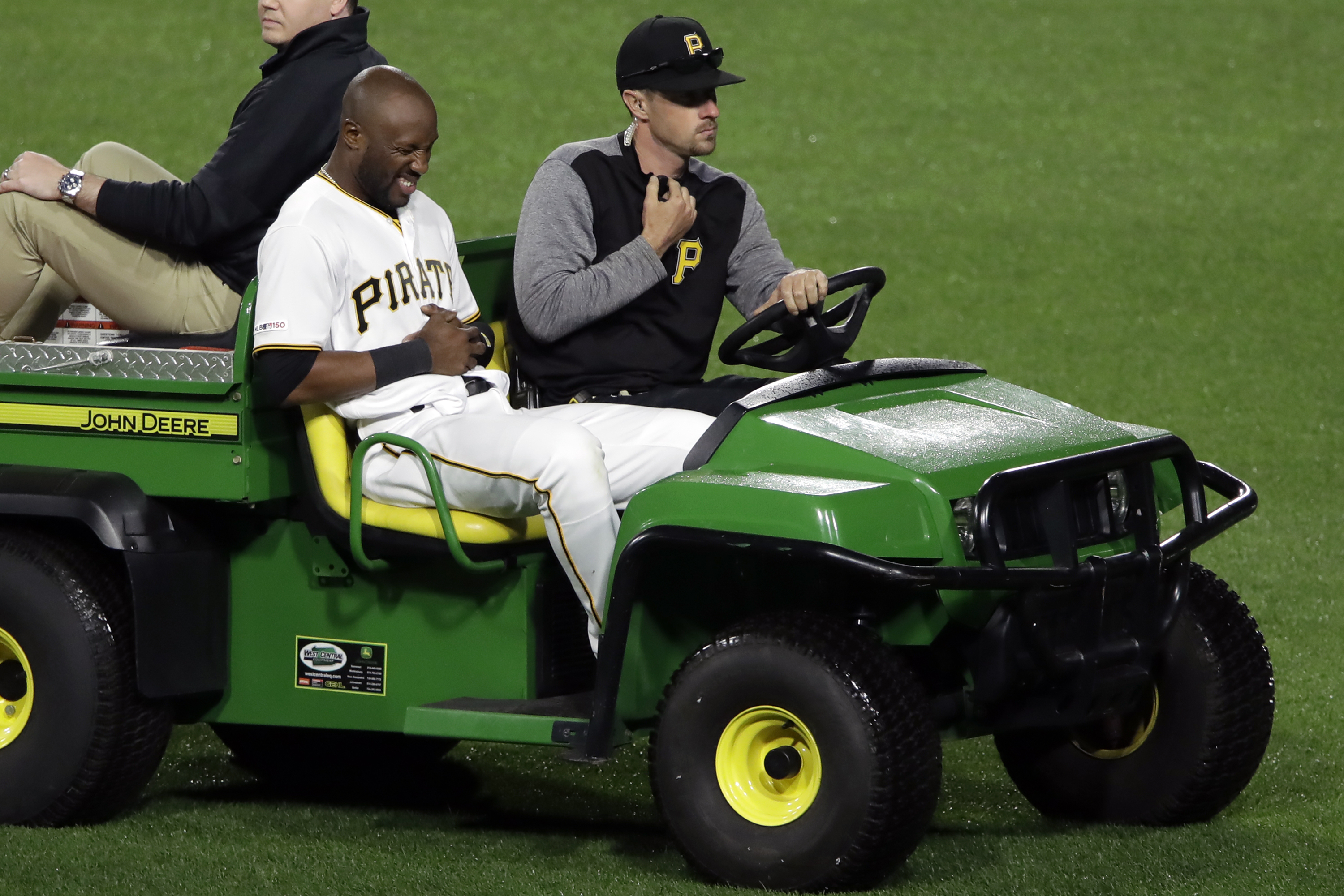 Collision sends Pirates’ Gonzalez, Marte to injured list