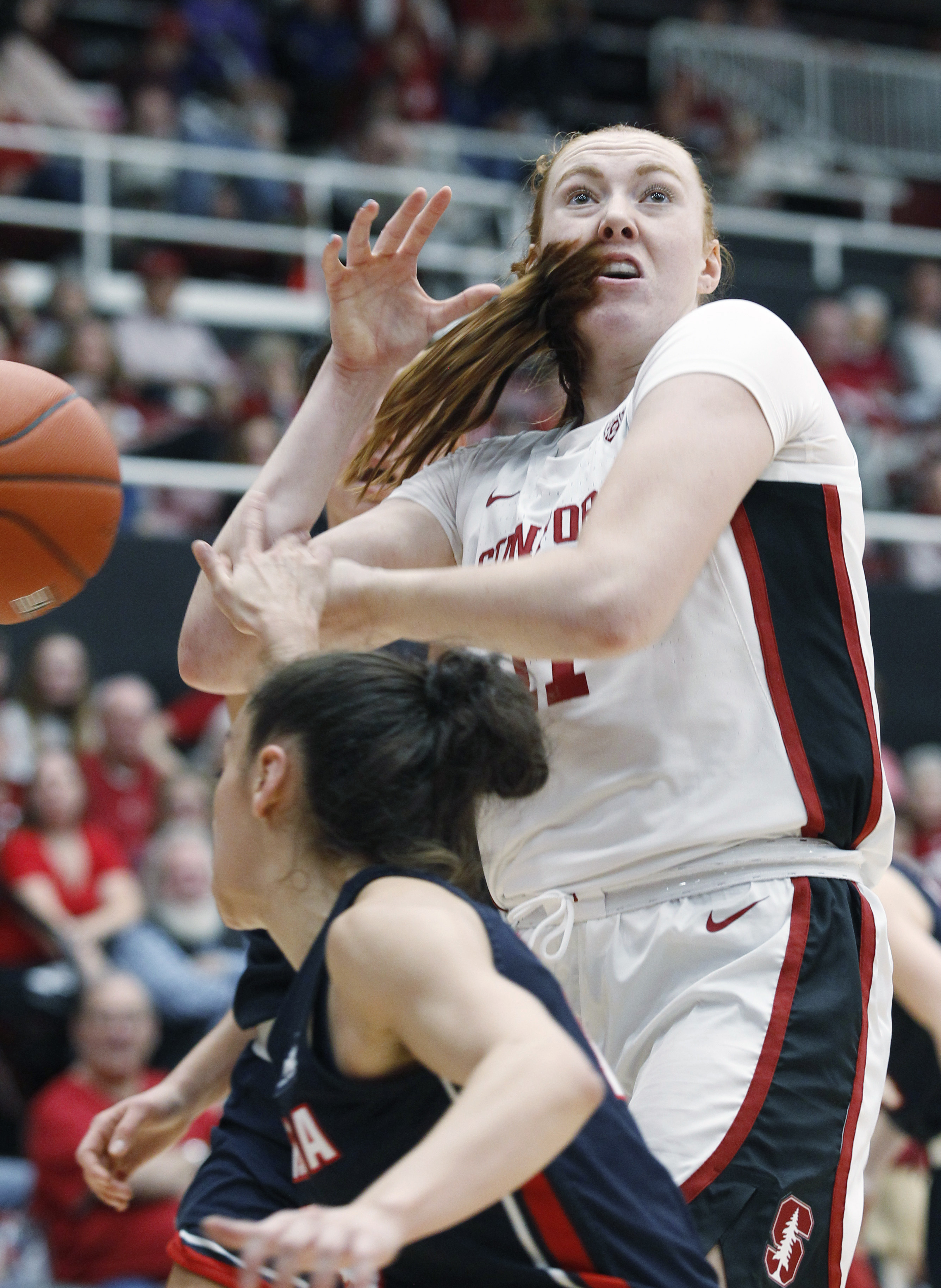 Hull scores 20 points in Stanford's OT win over Gonzaga