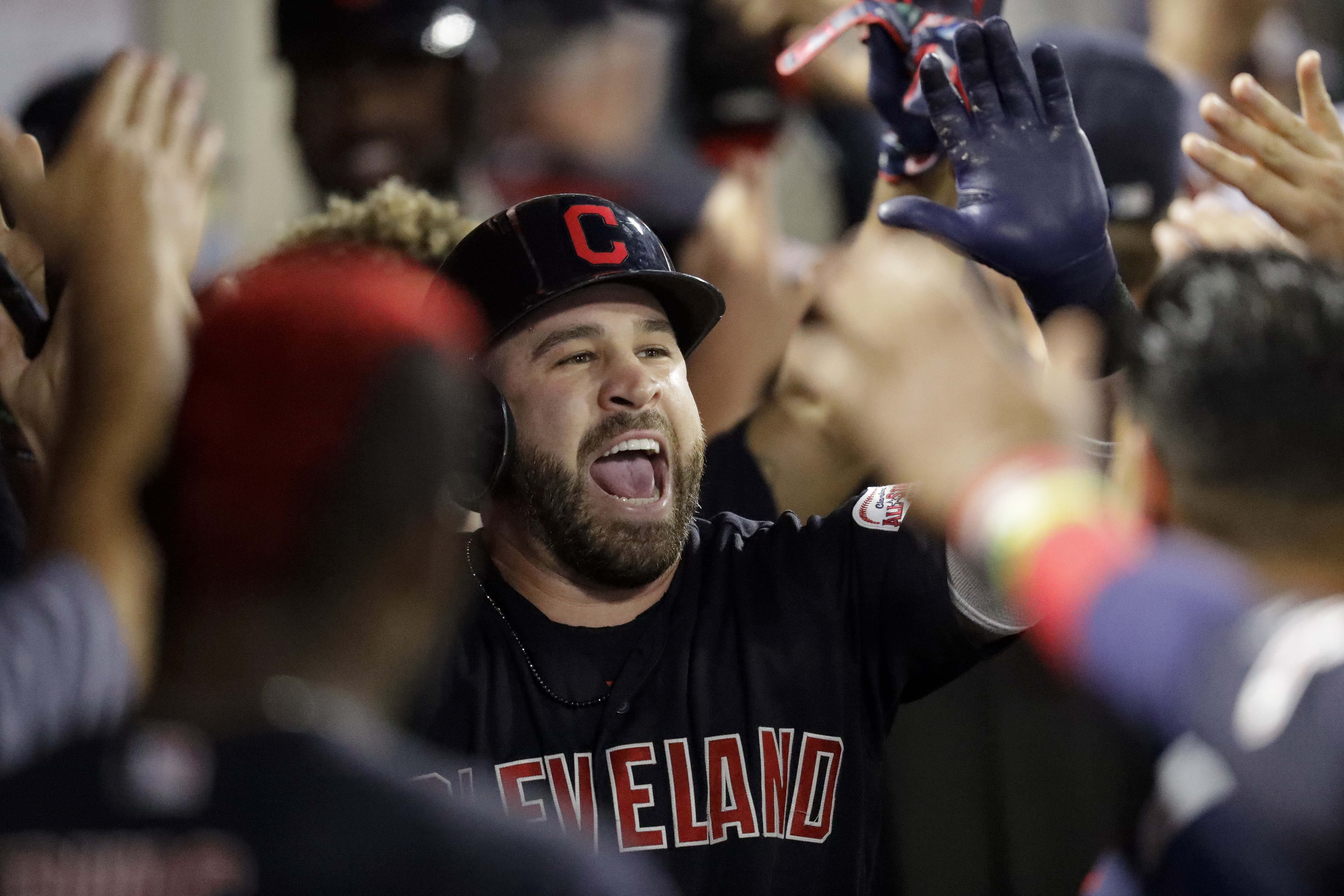 2B Kipnis breaks hand, a blow to Indians' playoff chances