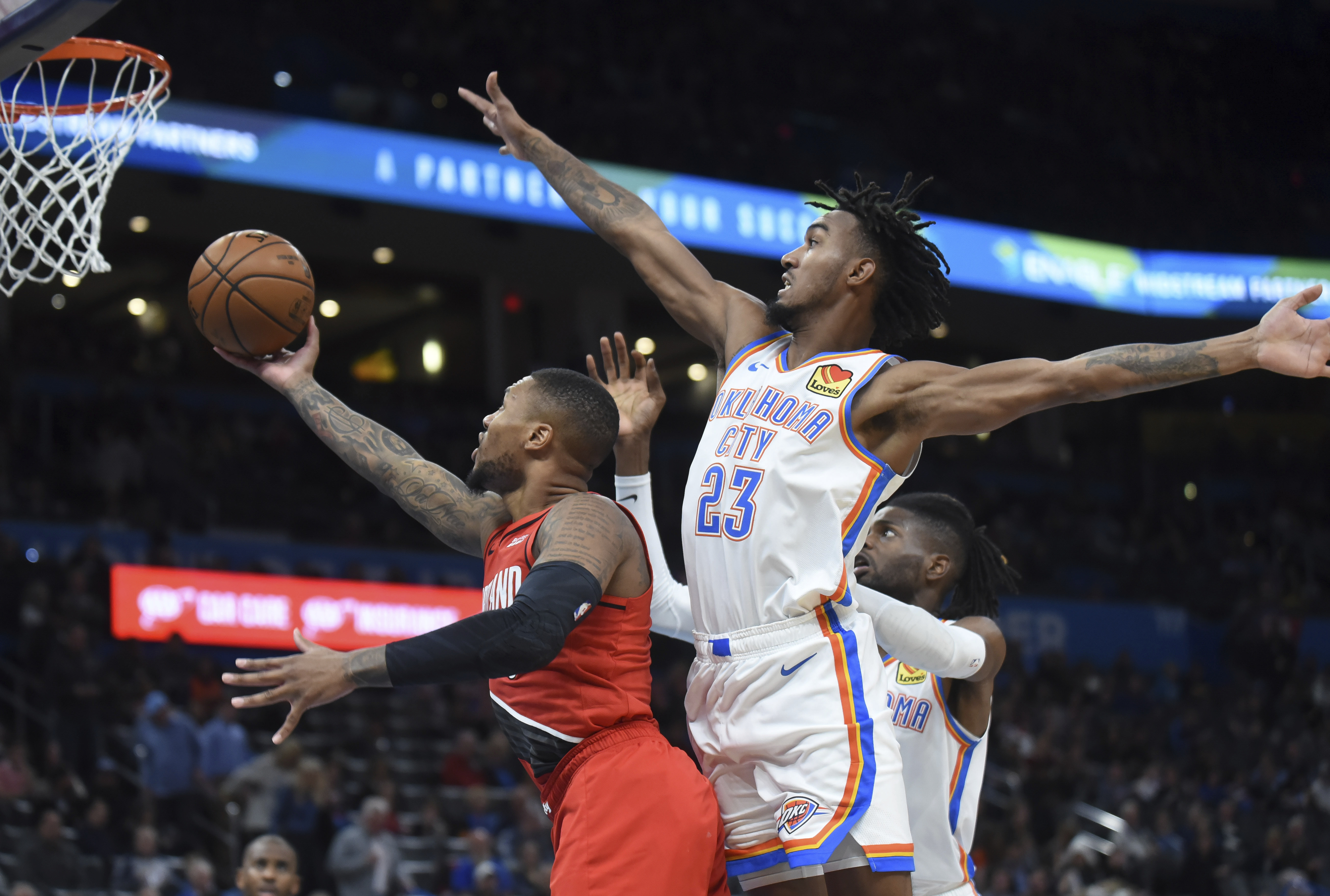 Lillard leads Trail Blazers past Thunder 102-99