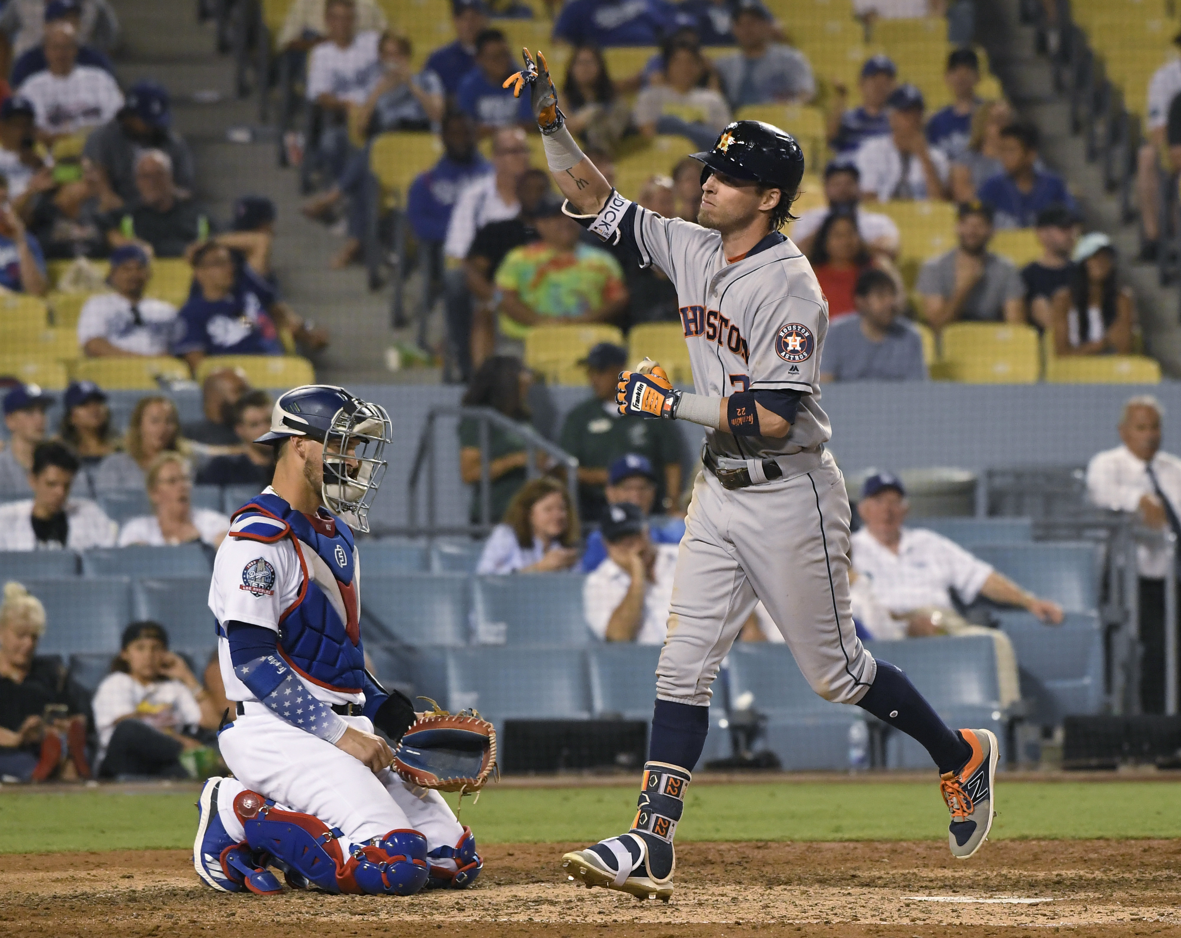 Astros get 13 hits in 14-0 rout of Dodgers; McCullers hurt