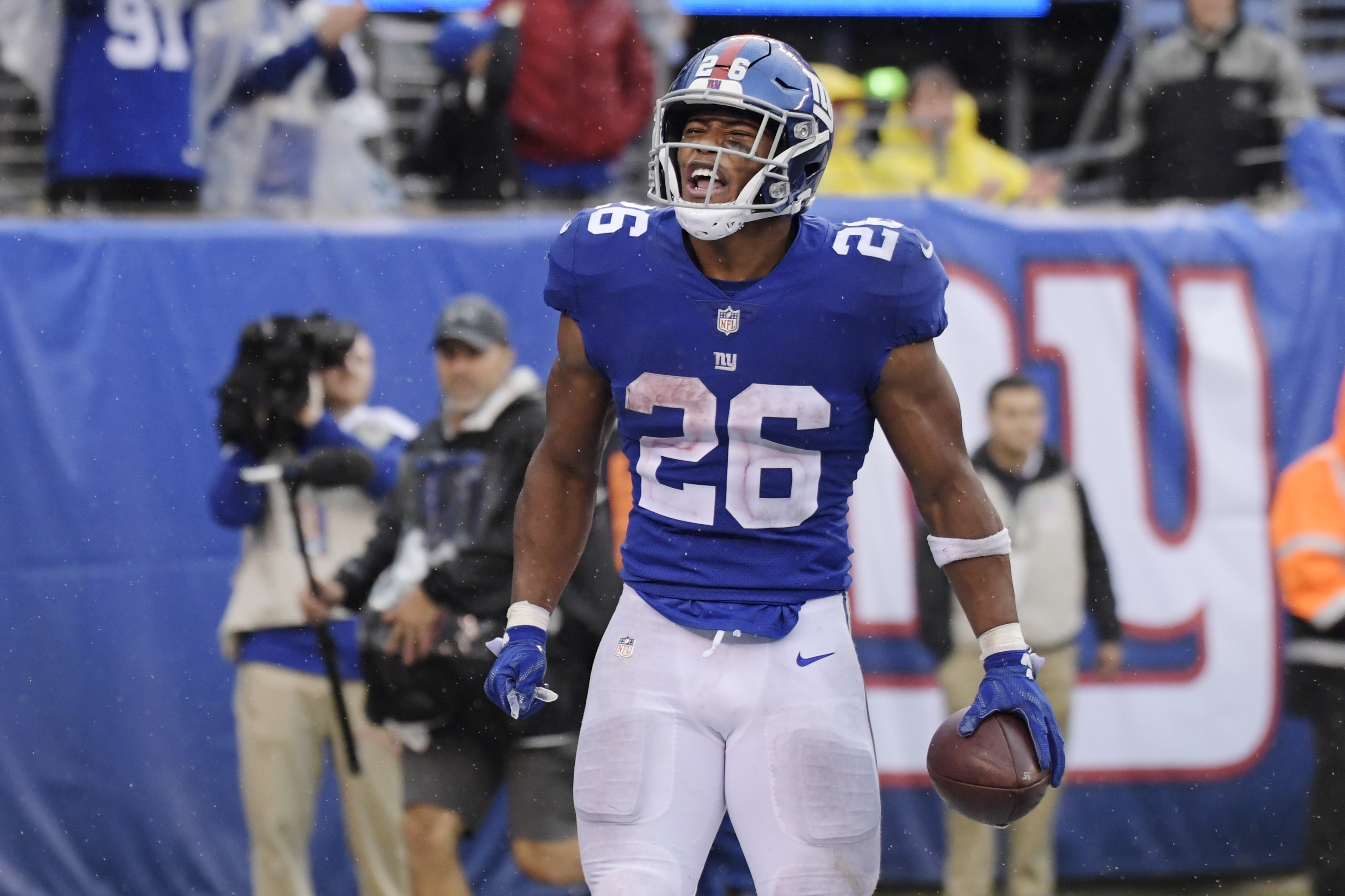 Giants' Barkley wows in debut, highlighted by 68-yard TD