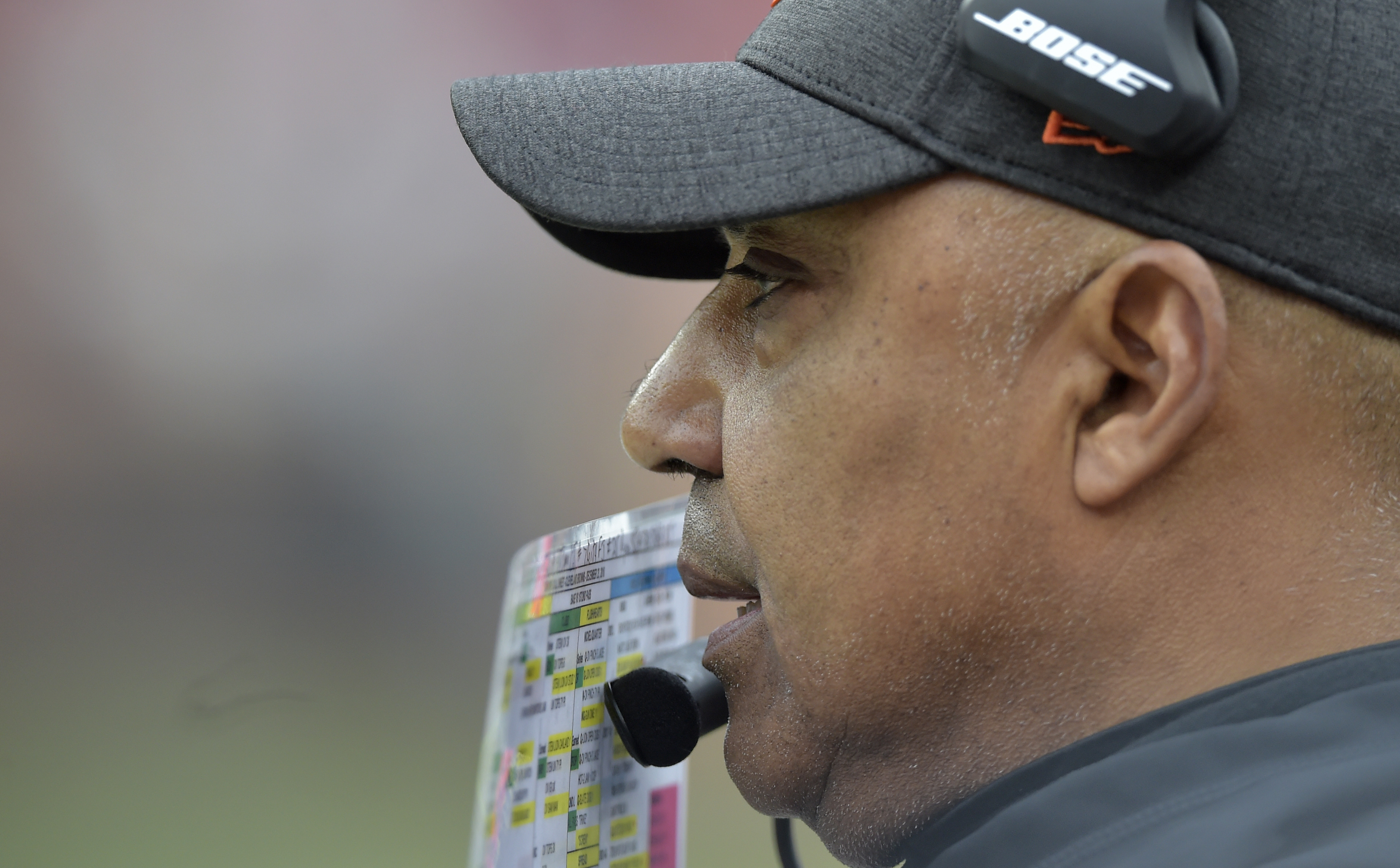 Bengals clinch last place, adding intrigue to Lewis' fate