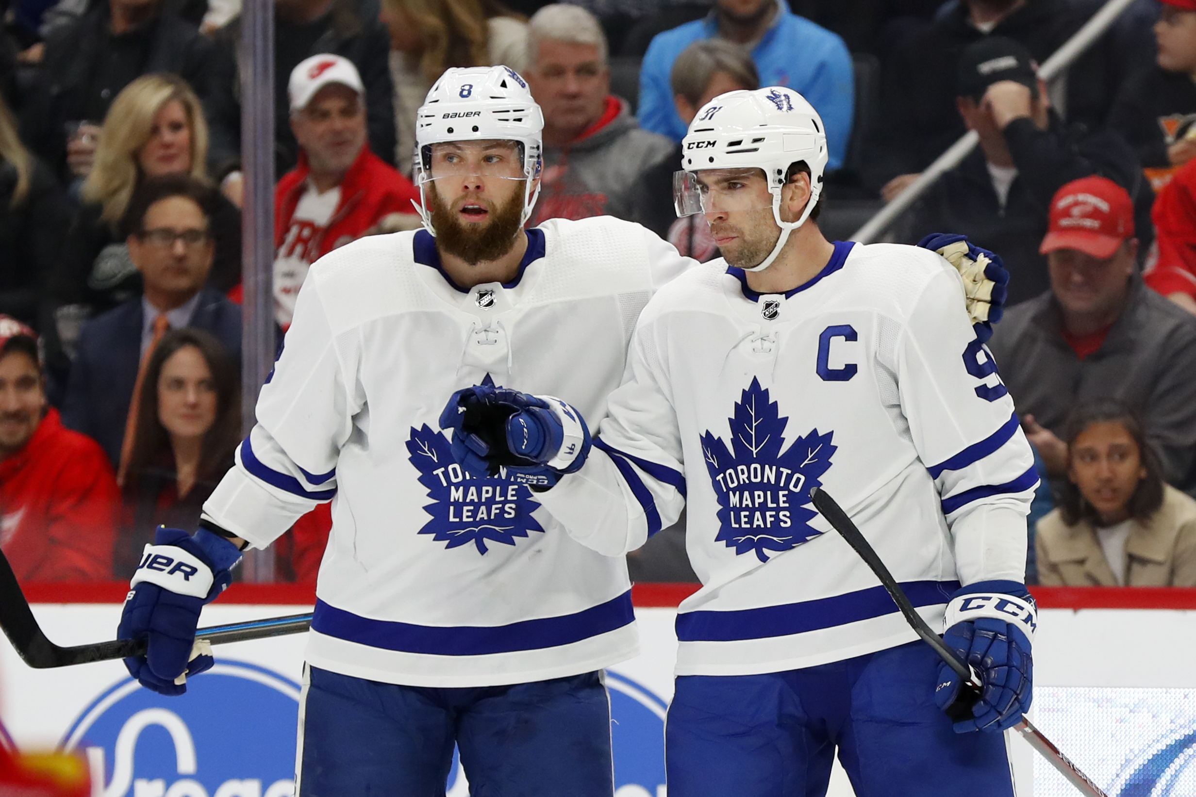 Johnsson leads Maple Leafs to 6-0 win over Red Wings