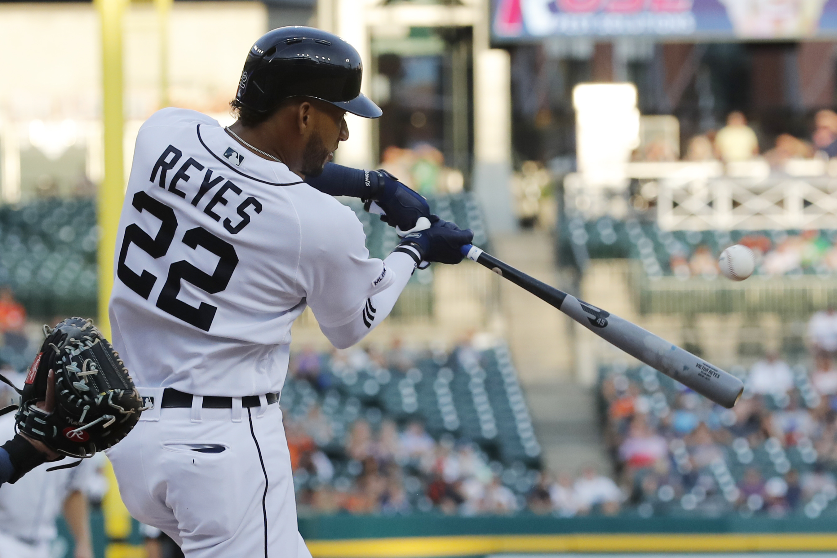 Rogers' arm and Reyes' bat help Tigers beat Mariners 3-2