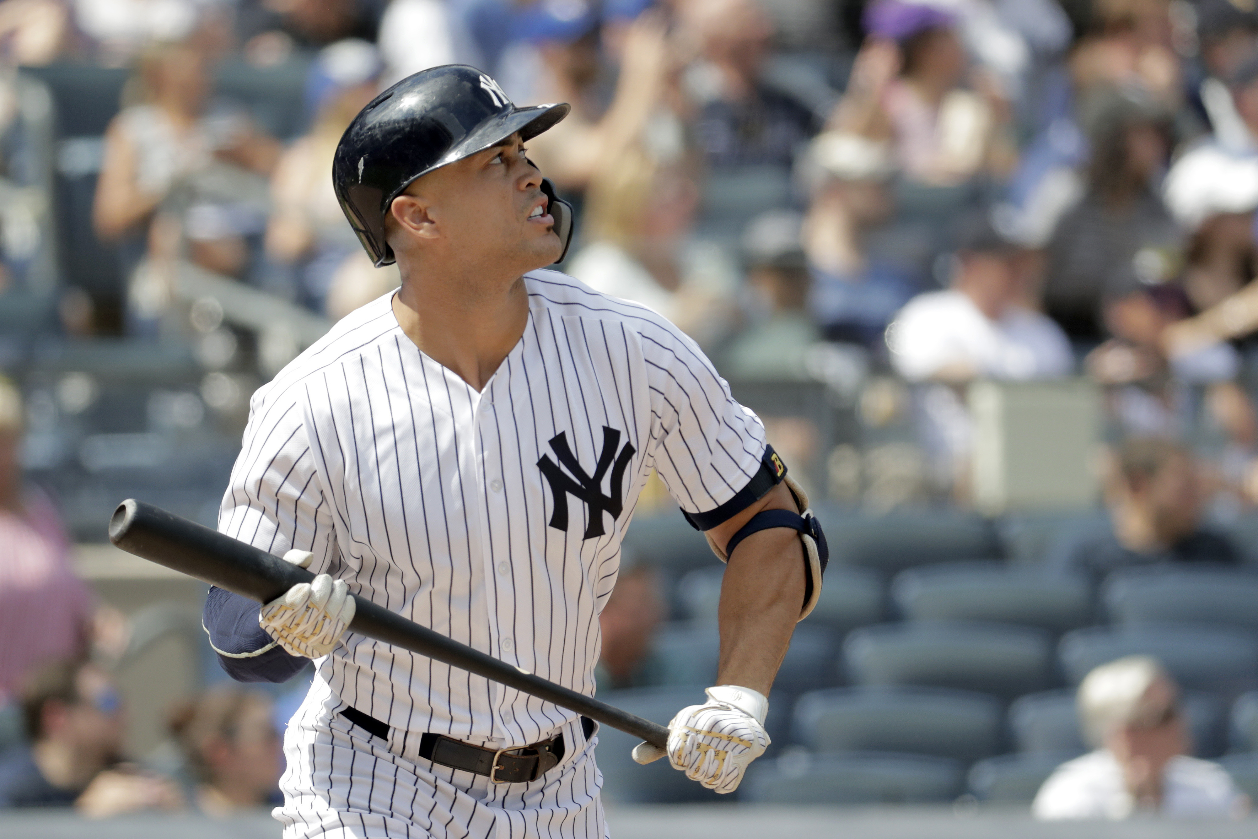 Stanton homers as Yankees beat Blue Jays 11-6