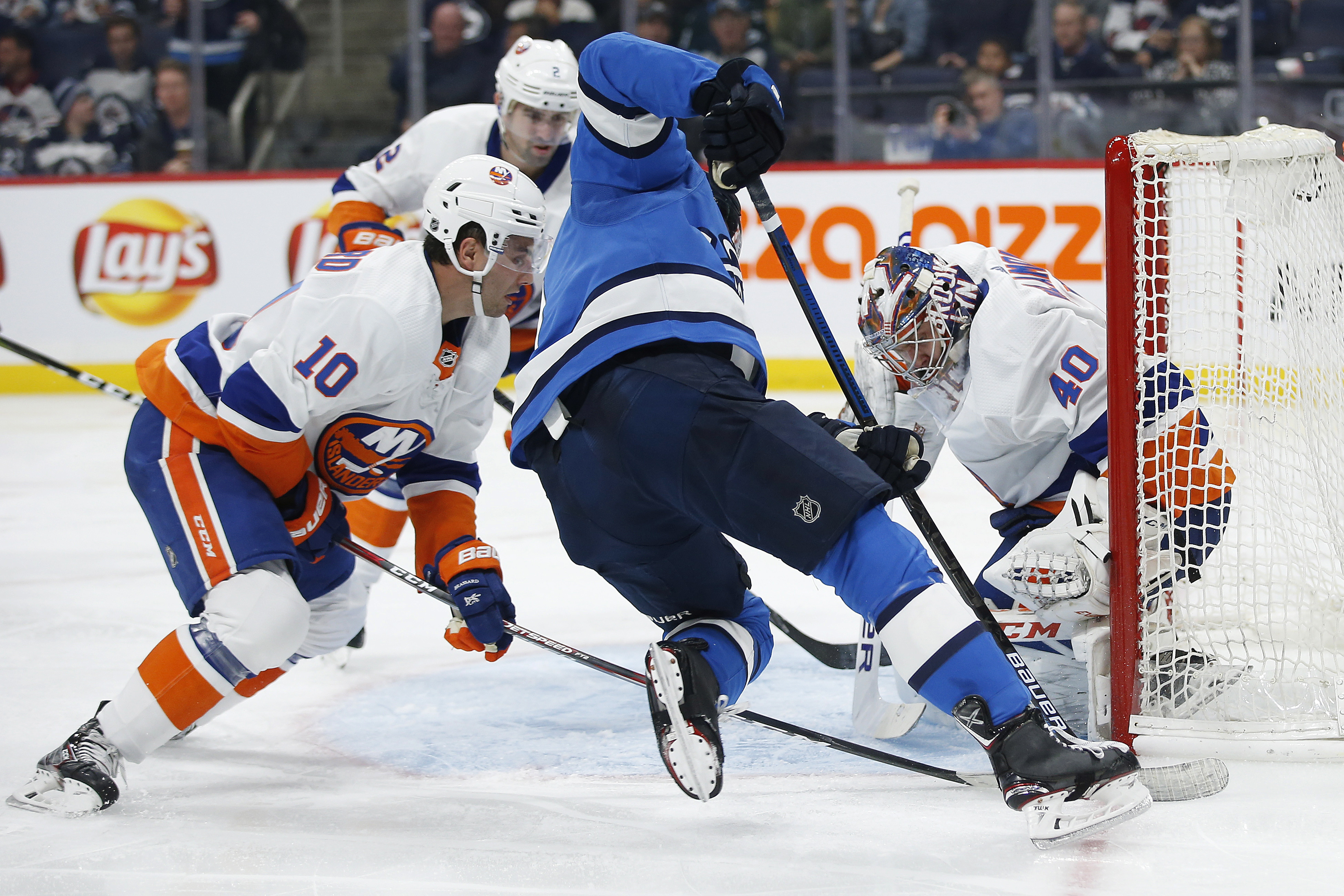 Mathew Barzal scores twice in 2nd, Islanders beat Jets 3-1