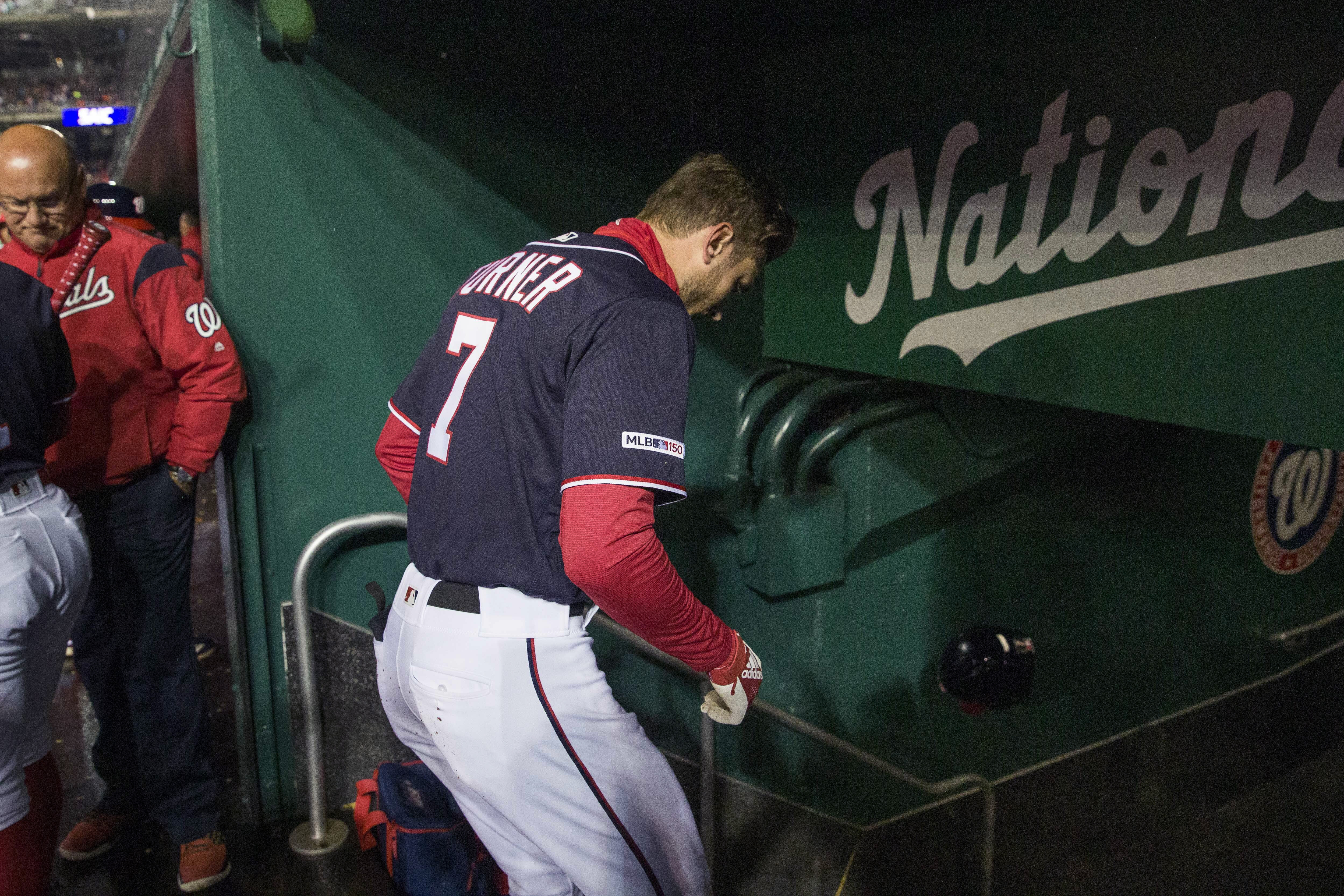 Nationals SS Turner heads to 10-day IL with broken finger