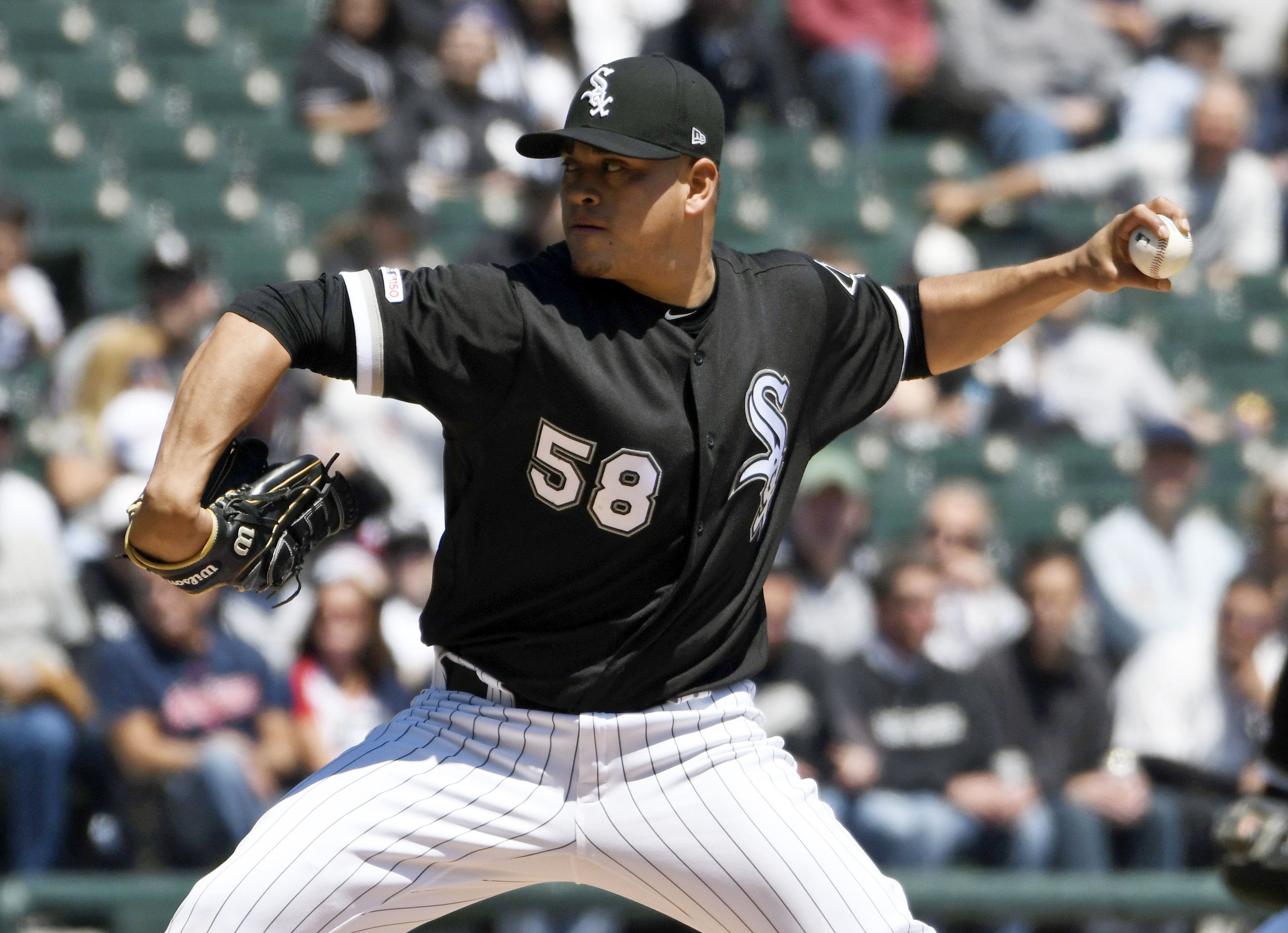 White Sox put left-hander Manny Bañuelos on injured list