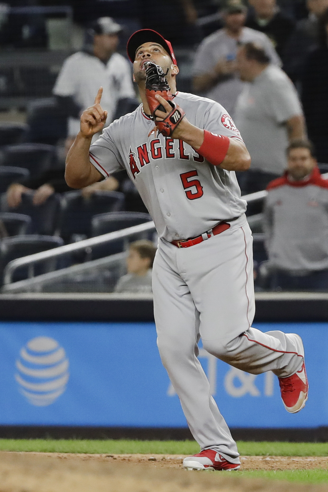 Yankees lose to Angels 3-2, miss chance to clinch AL East