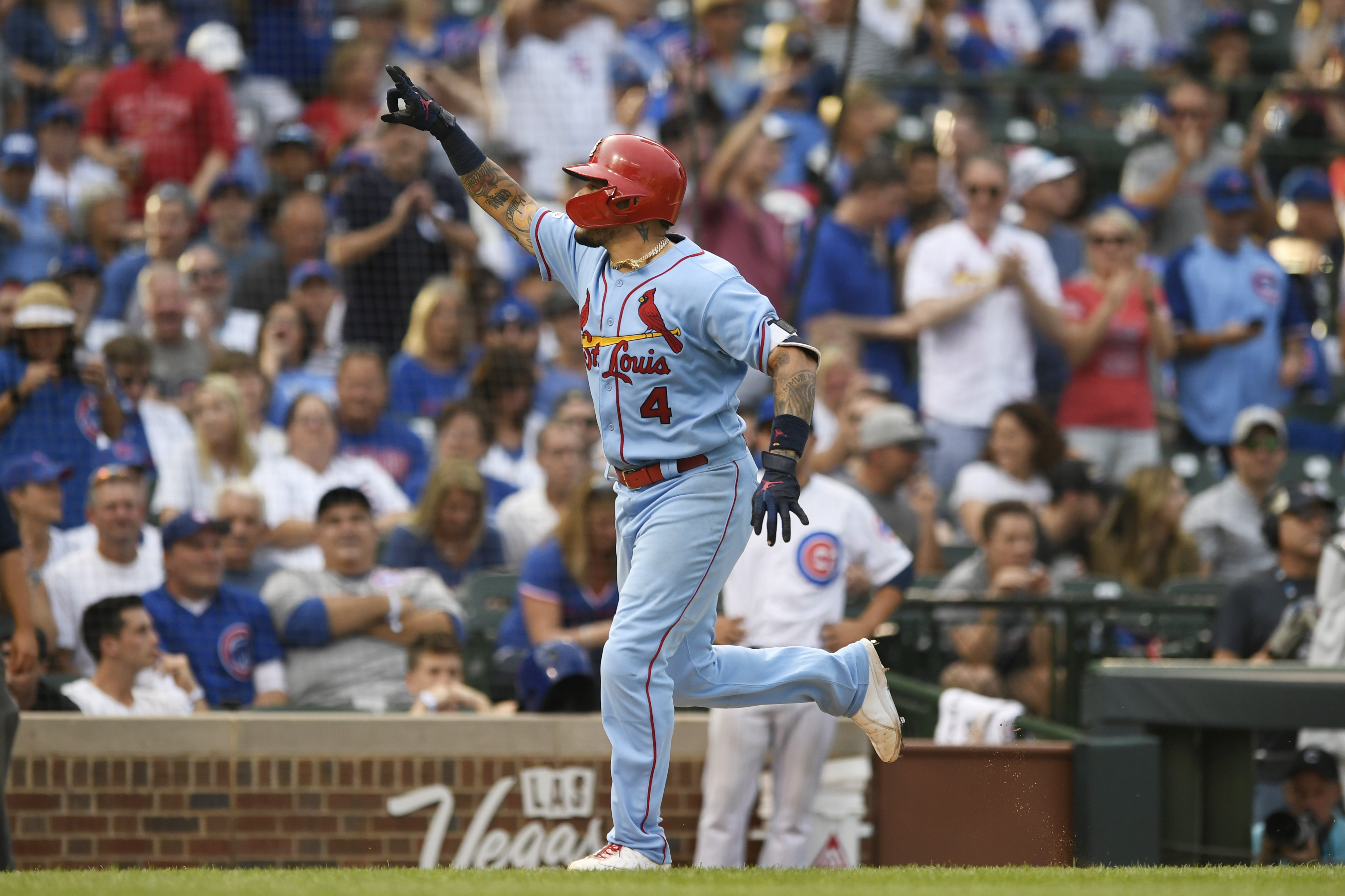 Molina, DeJong homer off Kimbrel in 9th, Cards beat Cubs 9-8