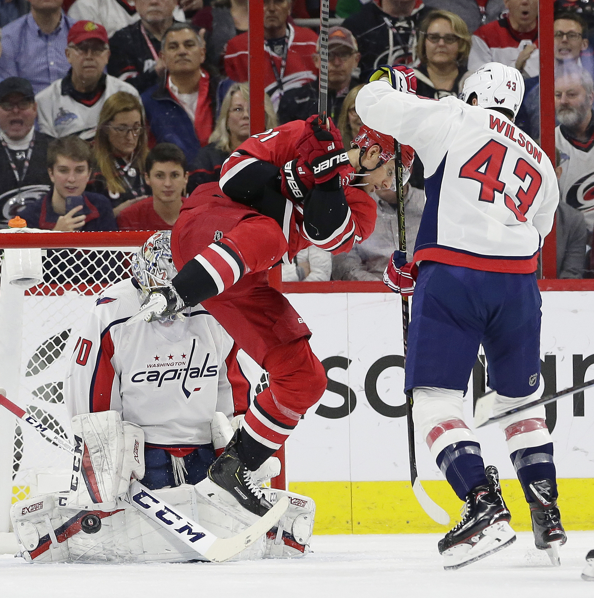 Capitals beat Hurricanes 3-2 to clinch playoff spot