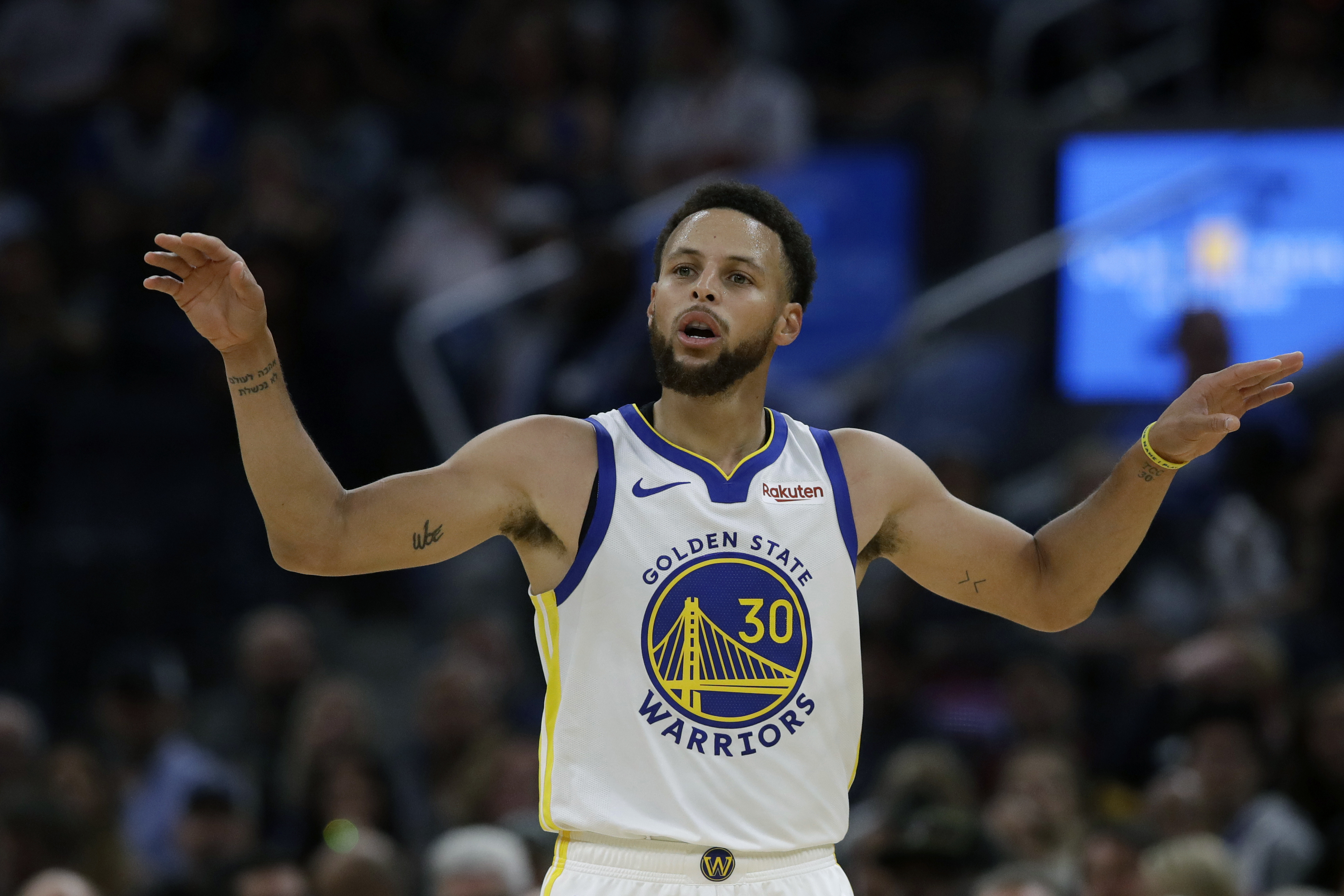 Veterans Curry, Green eager to lead new-look Warriors