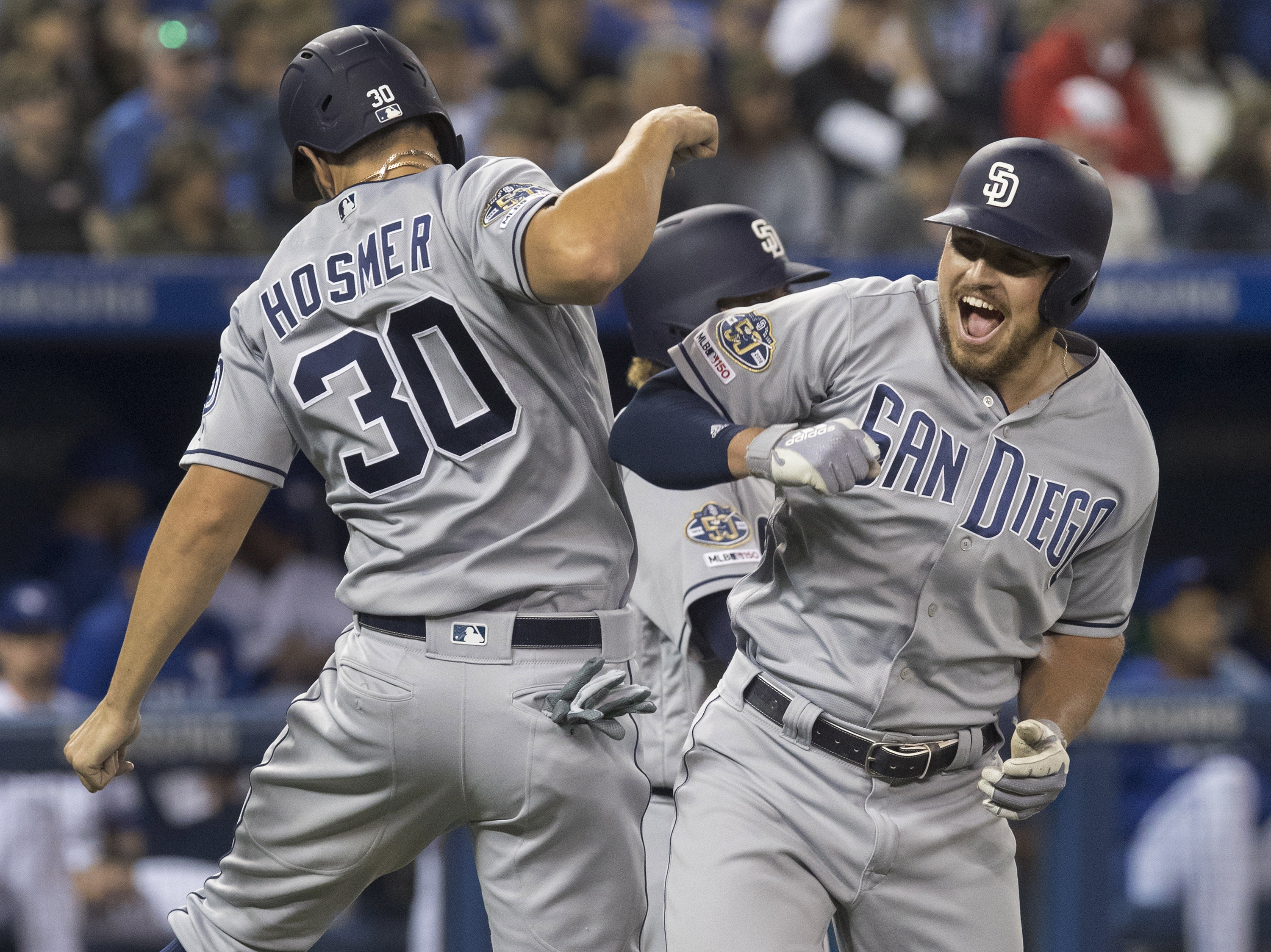 Padres hit team-record 7 HRs, rout Jays 19-4, win 5th in row