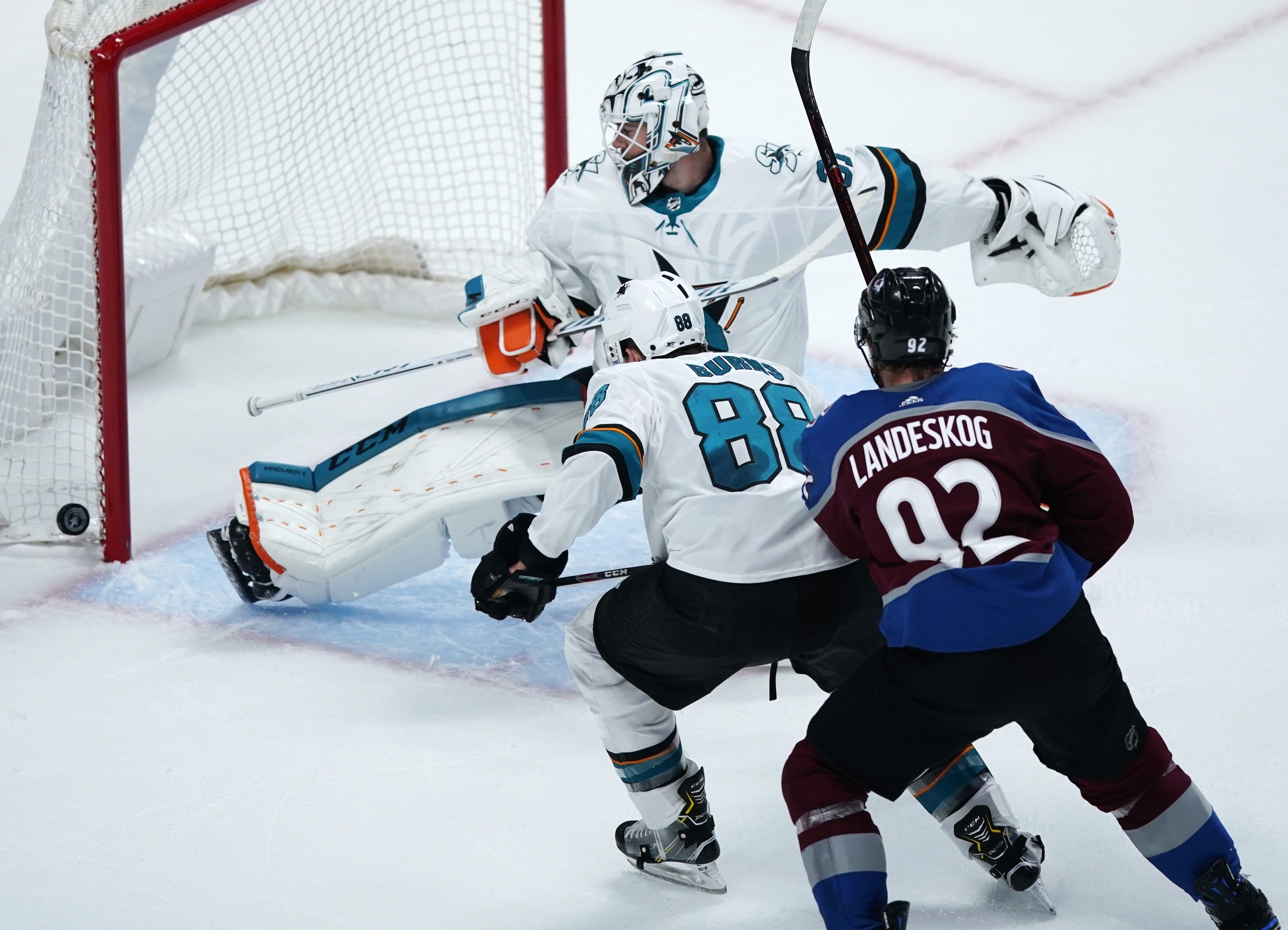 Landeskog scores OT winner, Avs force Game 7 with Sharks