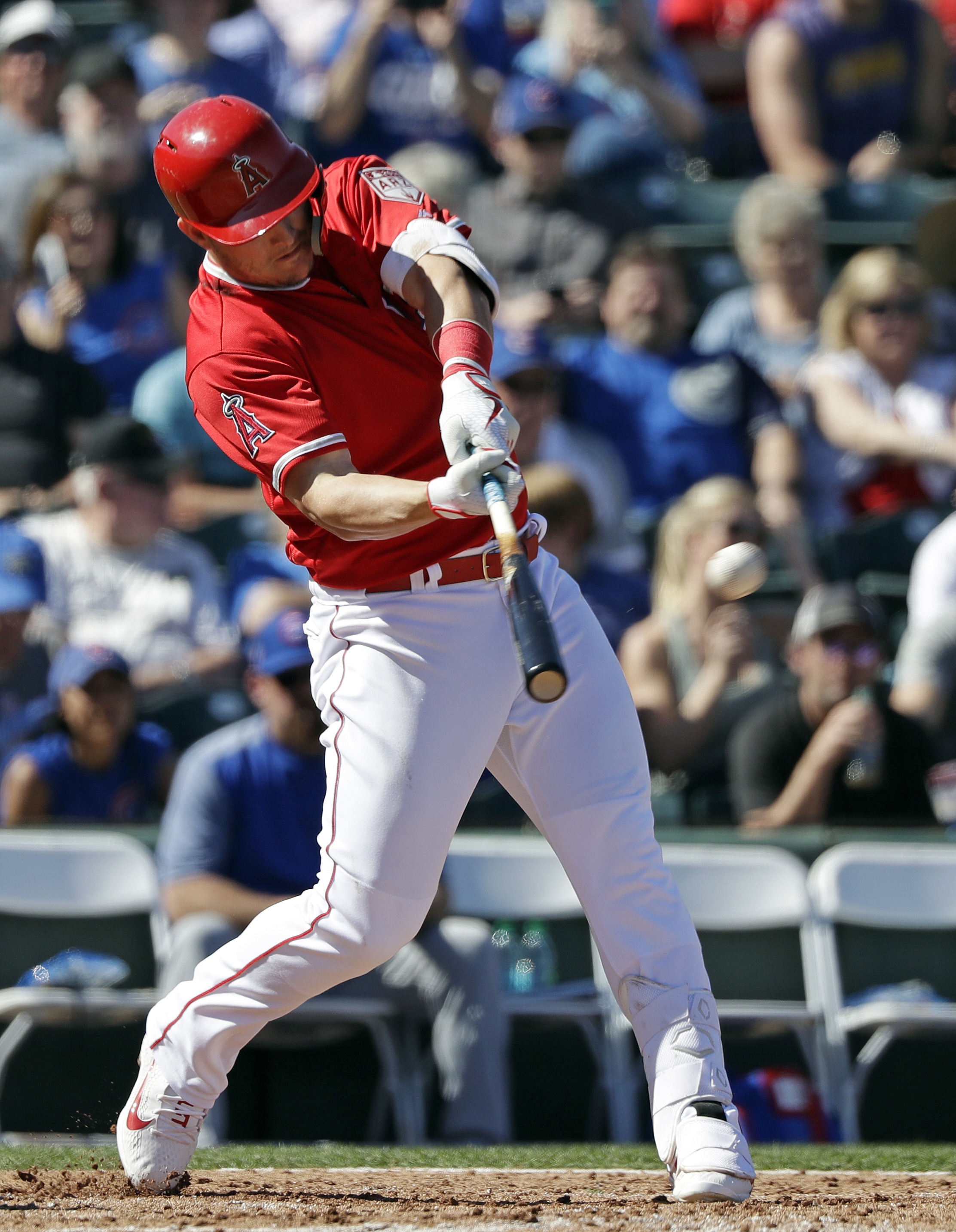 AP source: Trout, Angels close to record $432M, 12-year deal