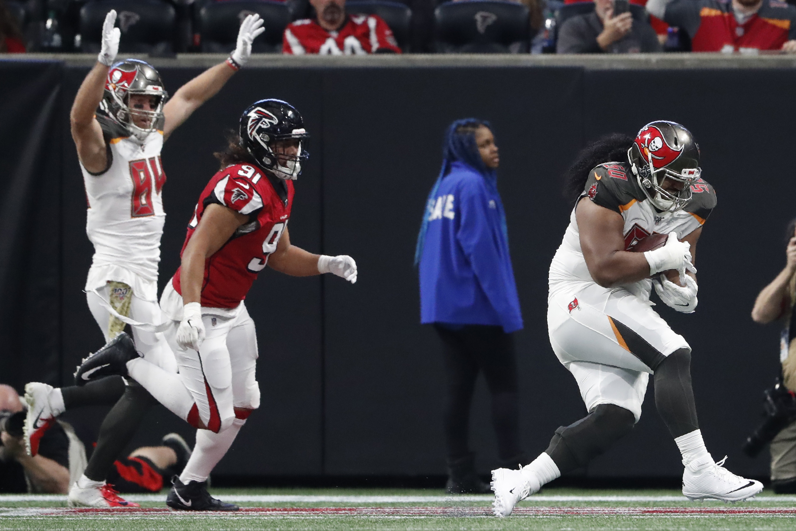 Big guy, big catch: Vea TD leads Bucs past Falcons 35-22