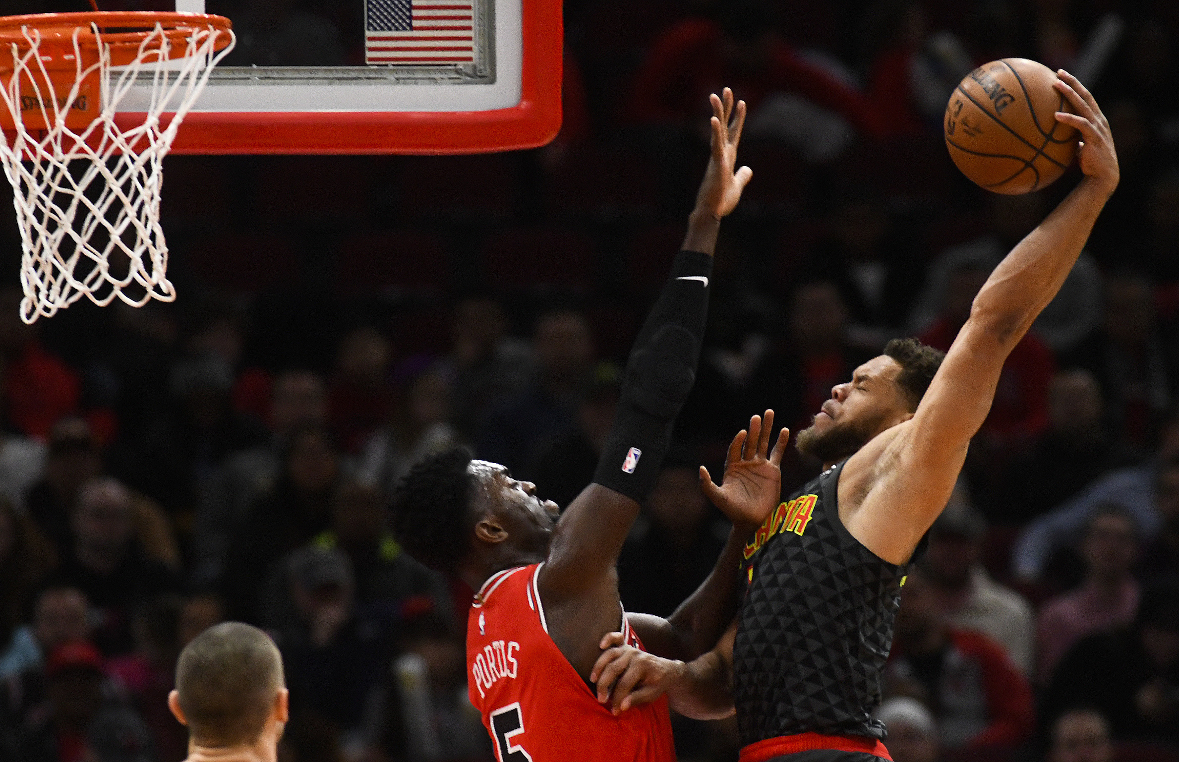 Collins scores 35 as Hawks beat Bulls 121-101