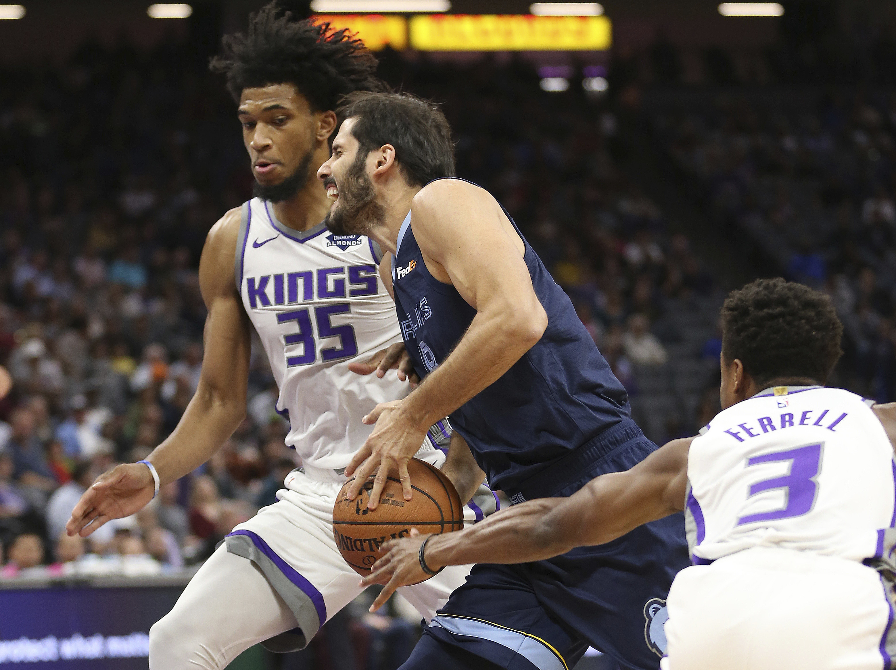 Fox scores 21 points to rally Kings past Grizzlies 97-92