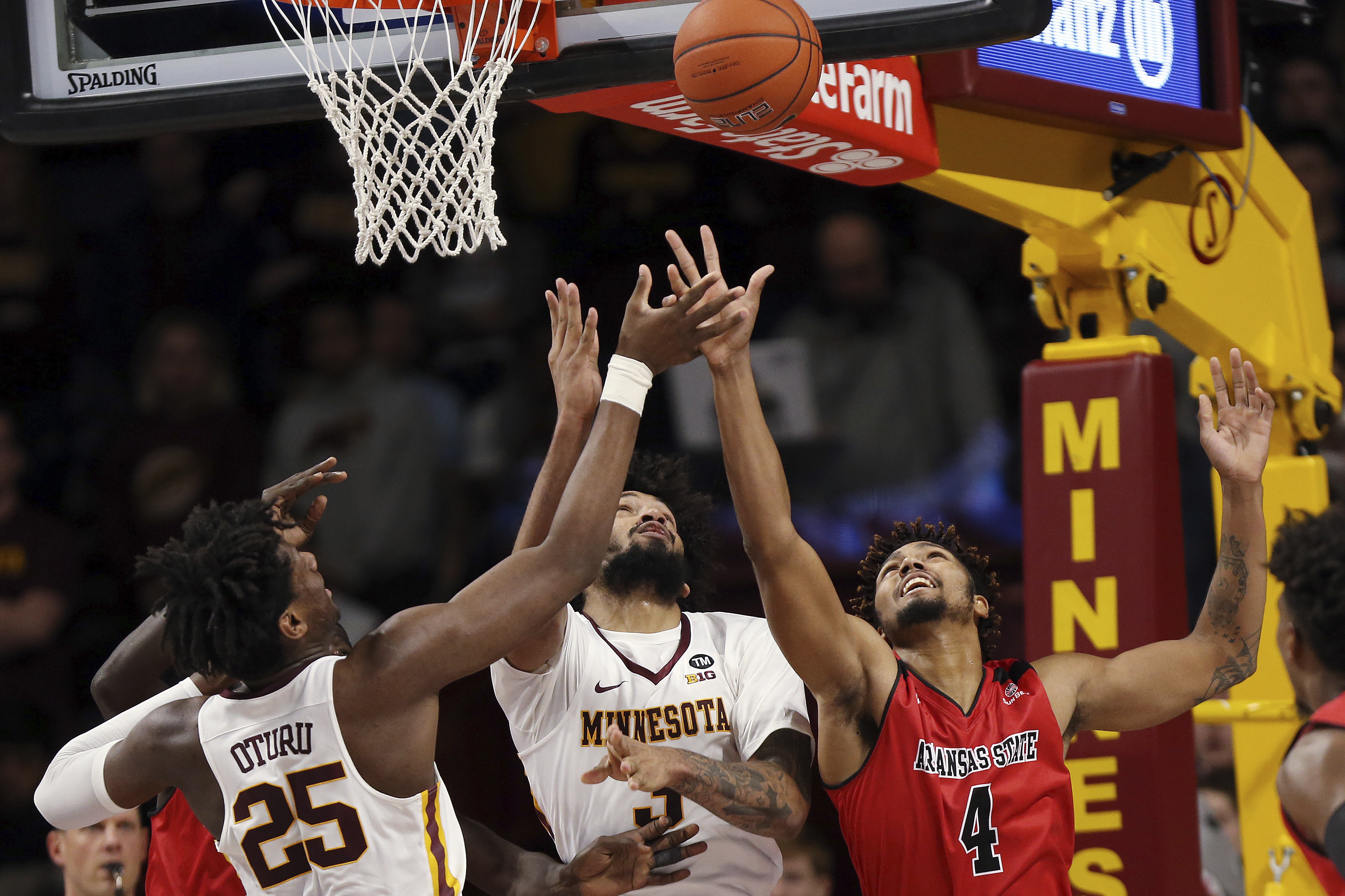 Oturu’s 19 points sends Gophers to 72-56 win over Red Wolves