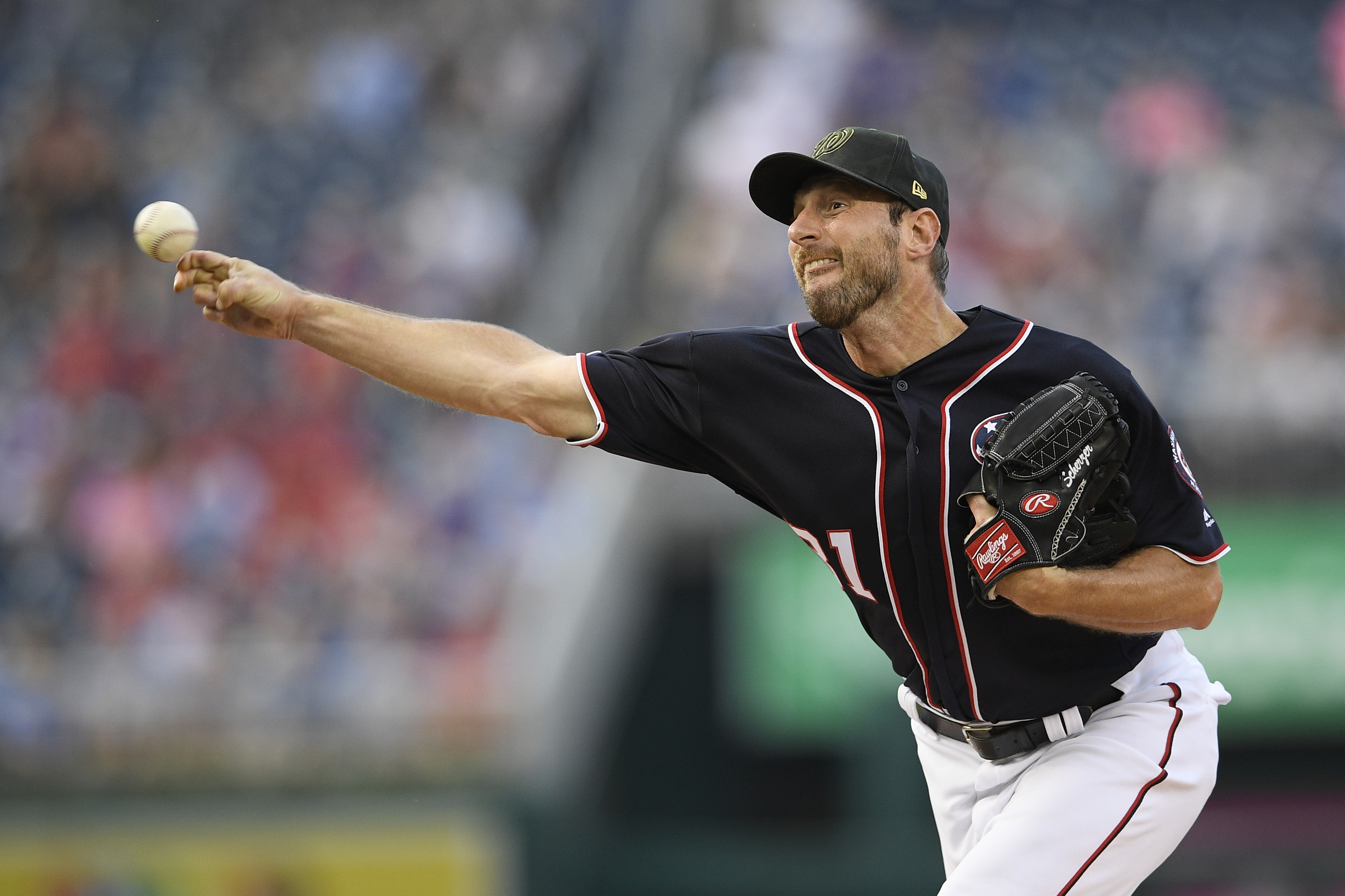 LEADING OFF: Scherzer vs. deGrom, Hamels faces Phillies