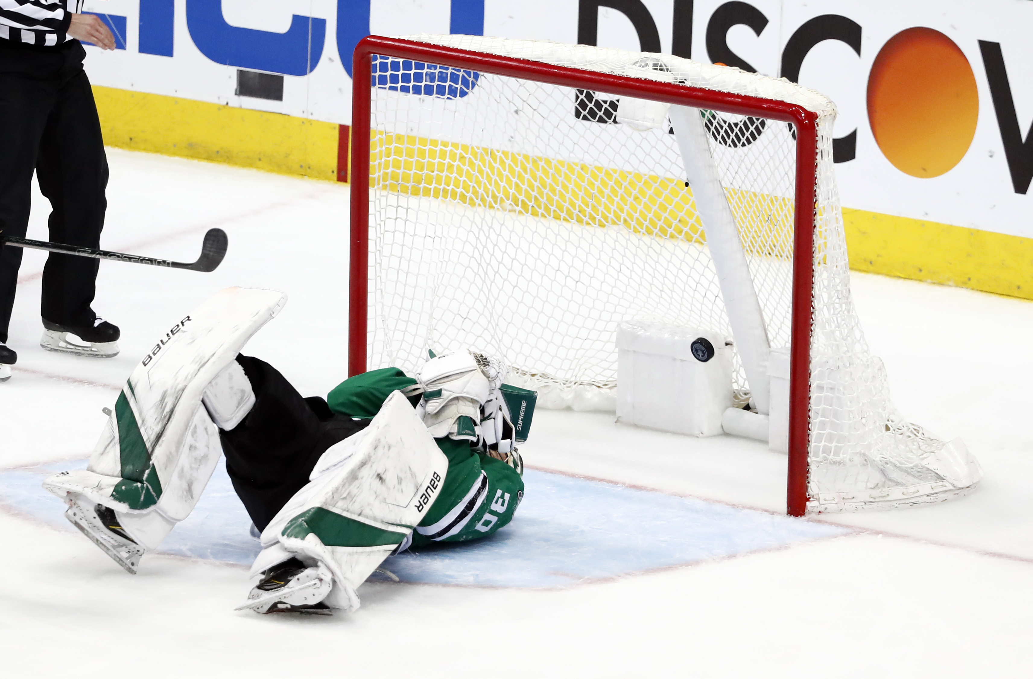 Blues force Game 7 with 4-1 win over Stars, stunned Bishop