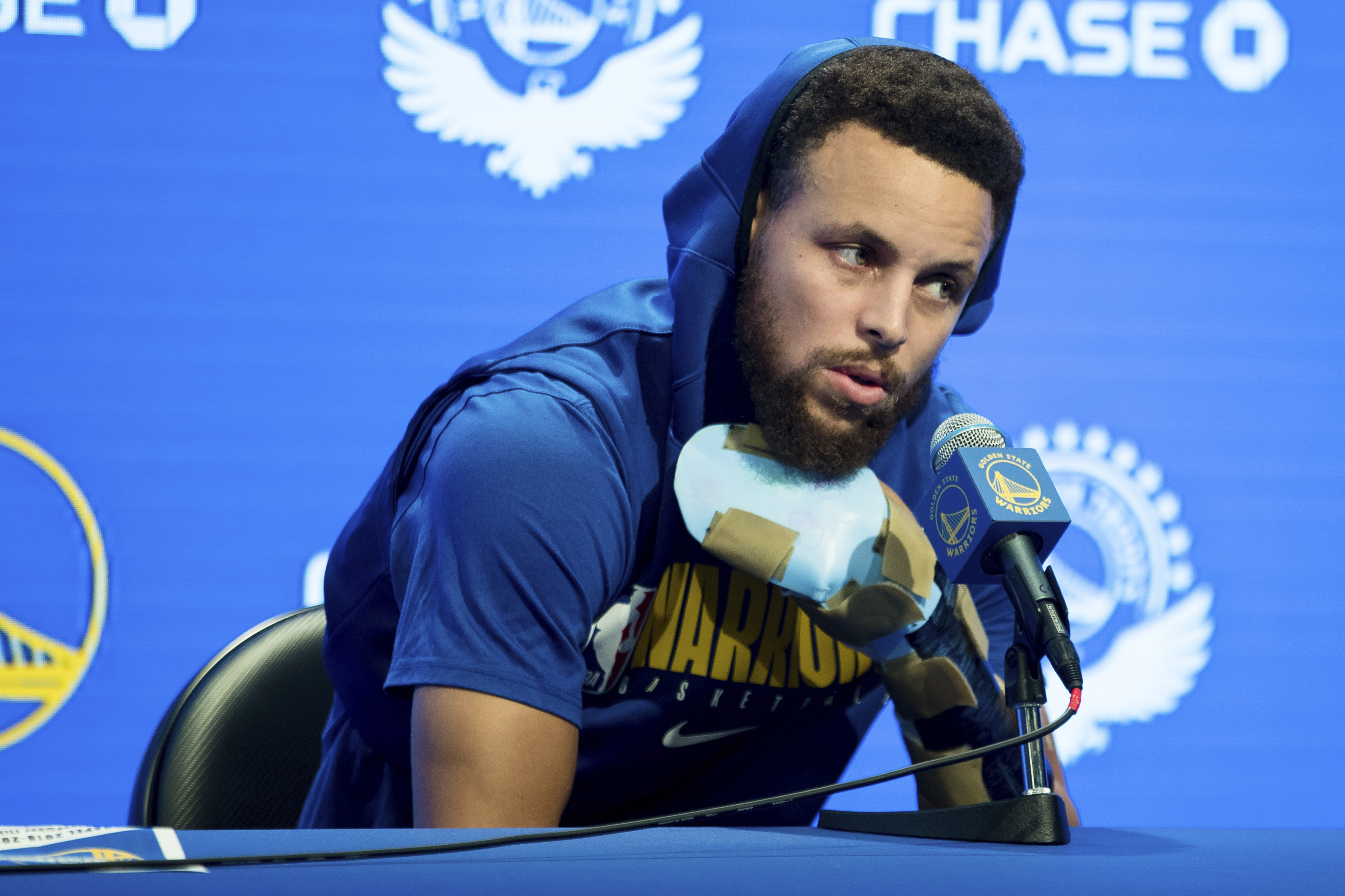 Curry hopes to return from broken hand 'in early spring'