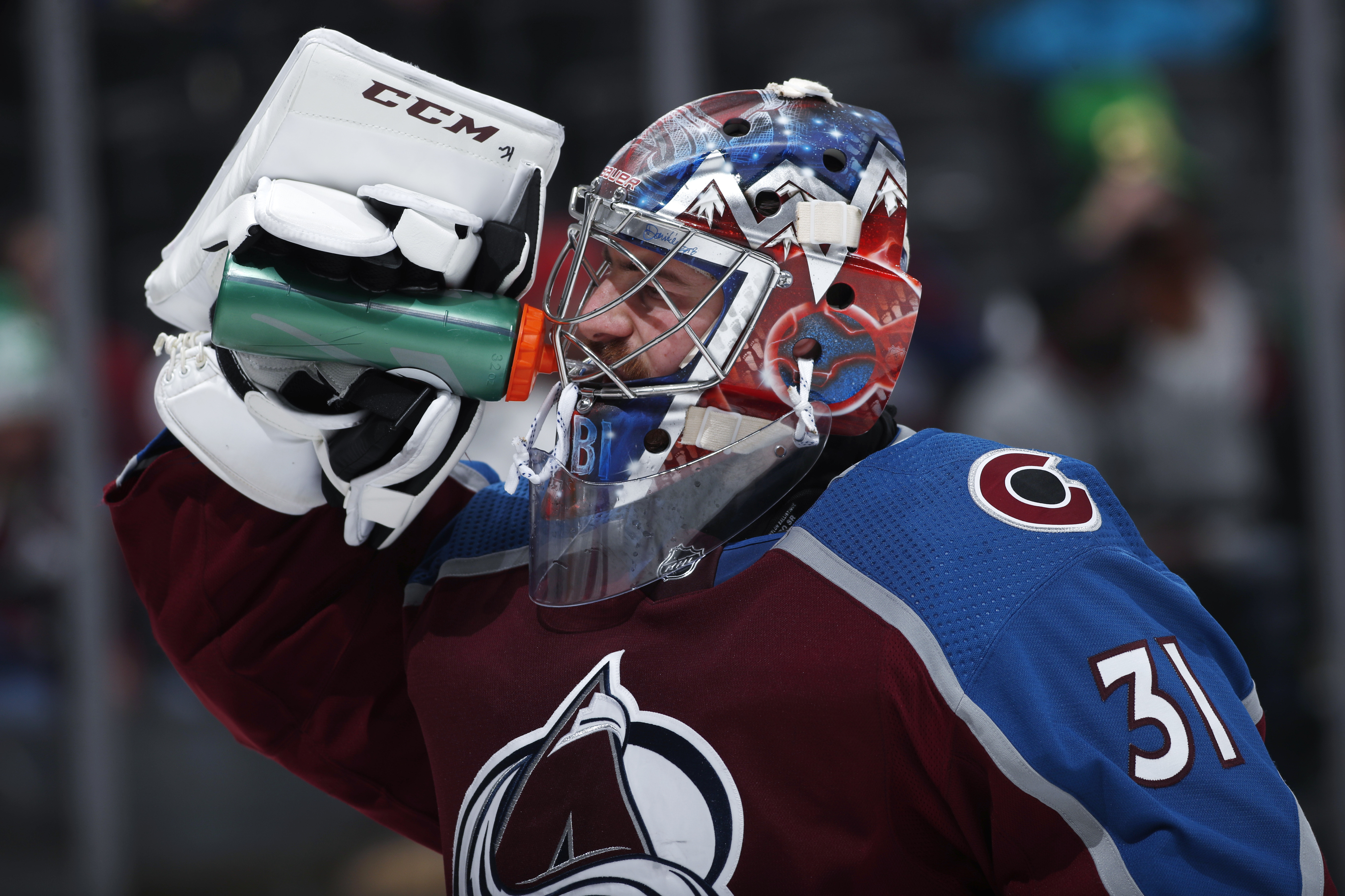 Grubauer helps Avalanche beat Devils 3-0