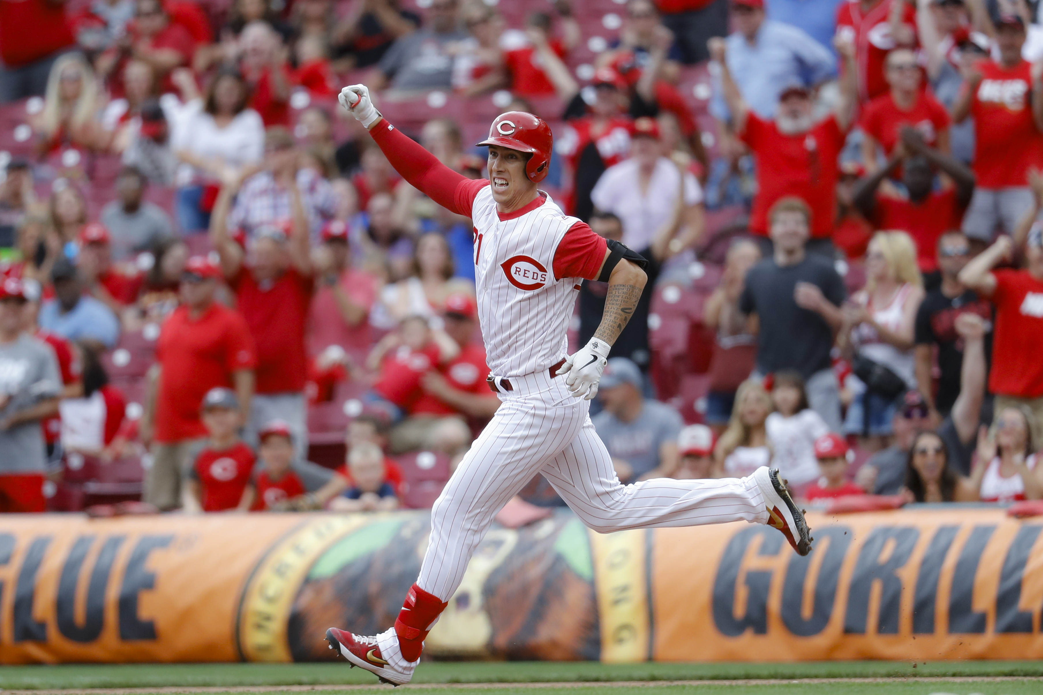 Lorenzen's 9th-inning pinch double lifts Reds over D-Backs