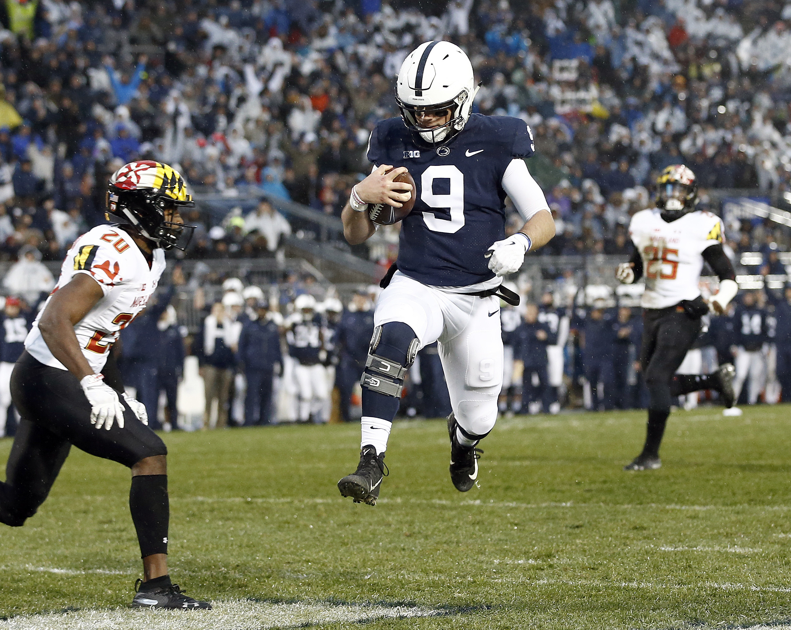 McSorley helps No. 15 Penn State rout Maryland 38-3